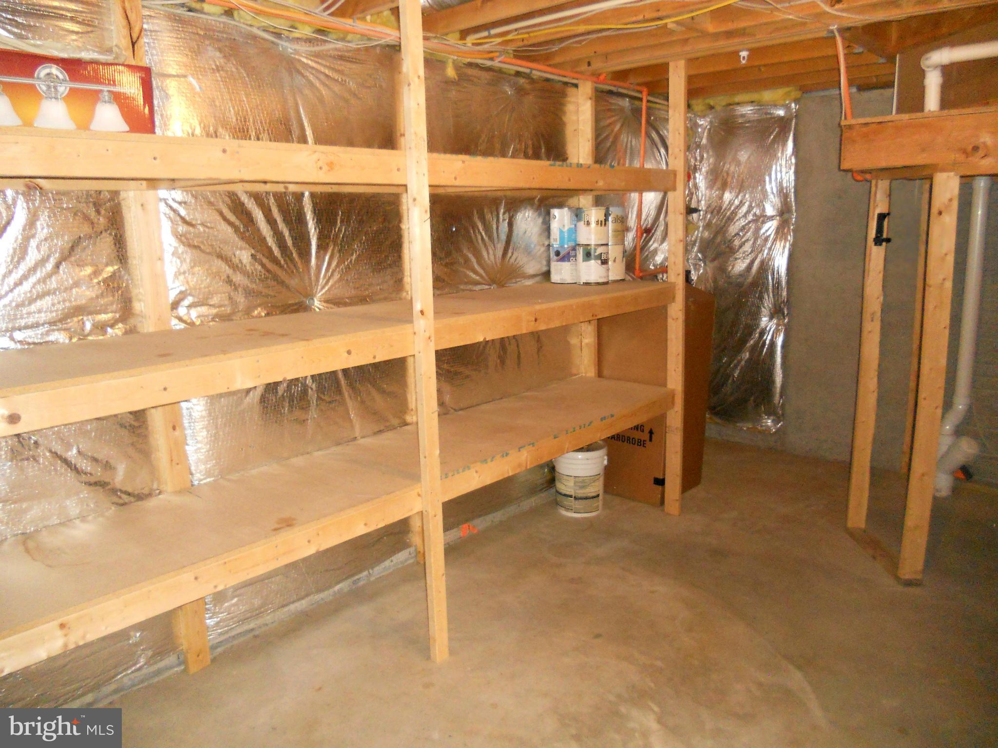 CONSTANT FRIENDSHIP - Residential Lease