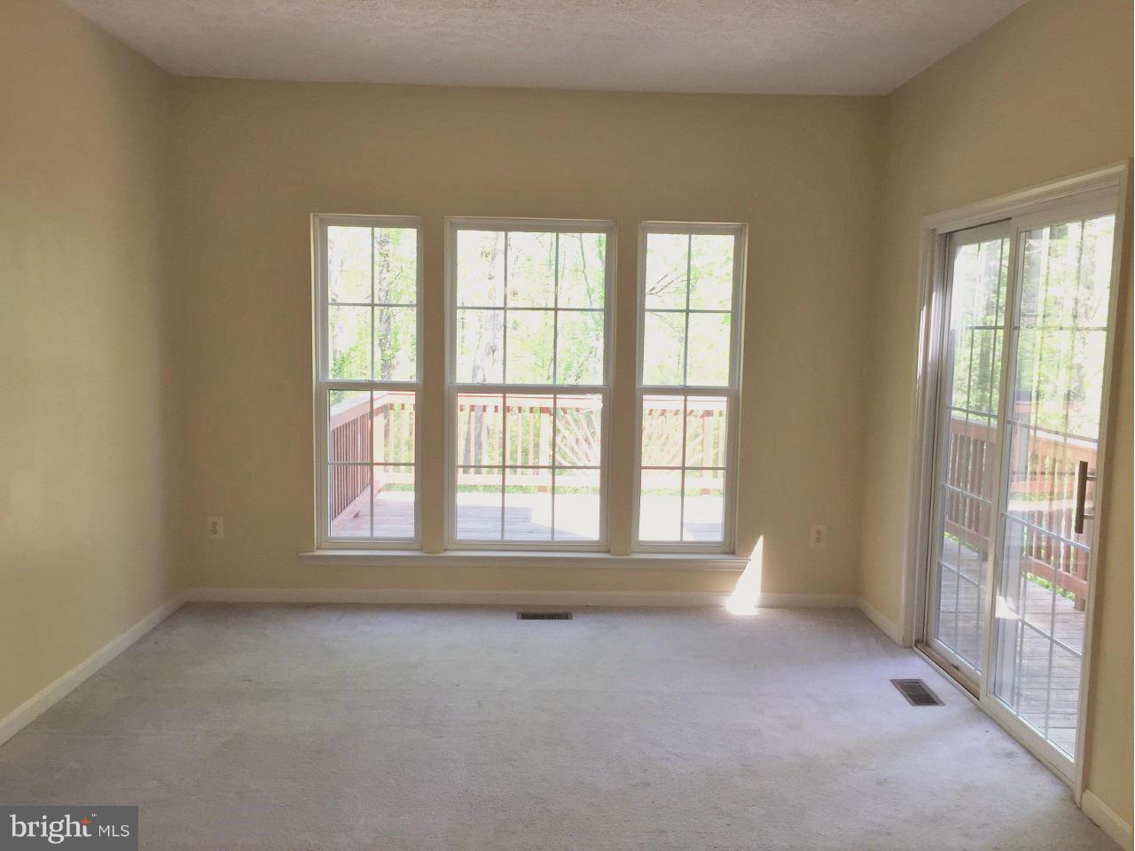 CONSTANT FRIENDSHIP - Residential Lease