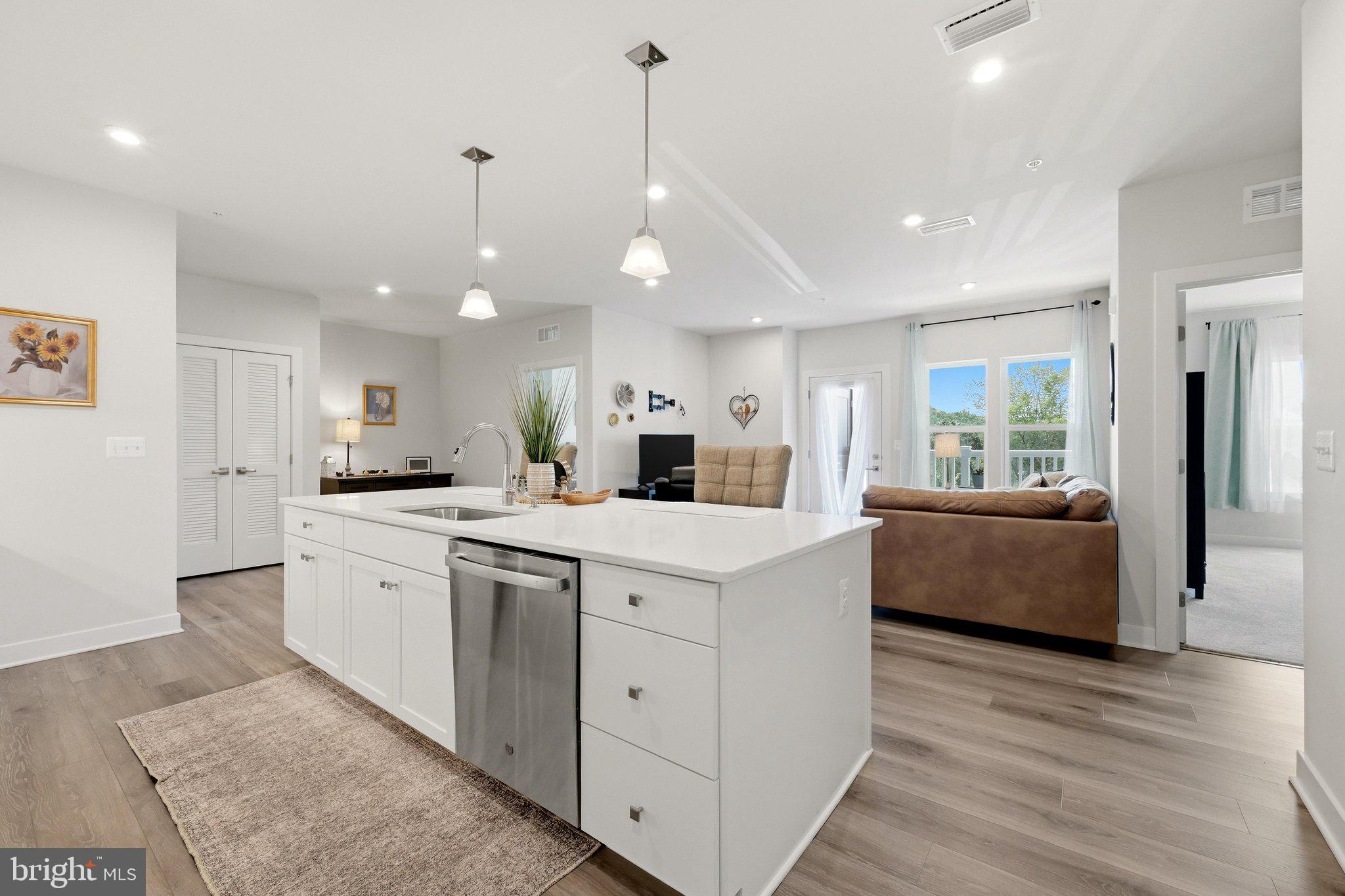 151 MCCORMICK 203