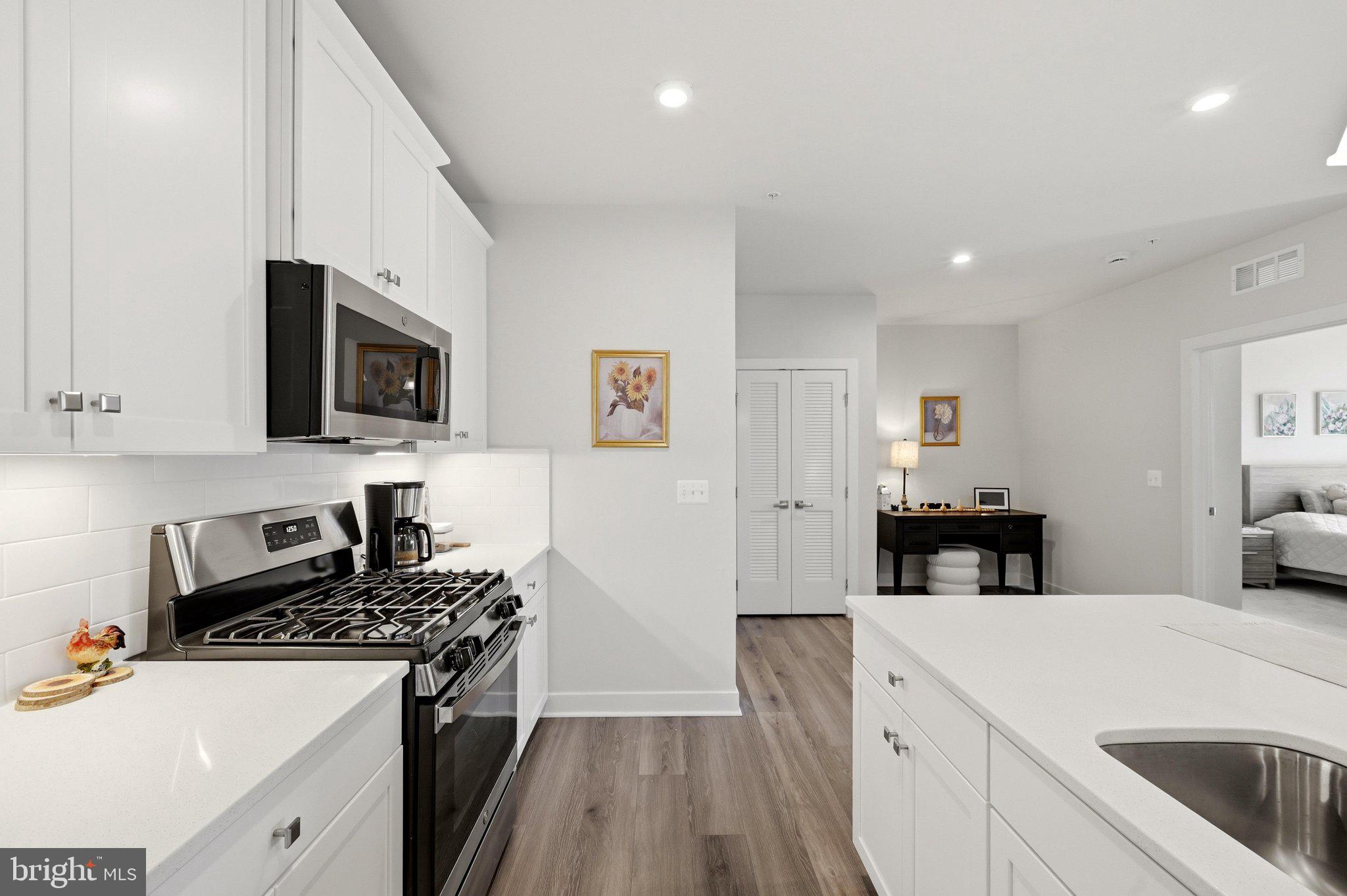 151 MCCORMICK 203