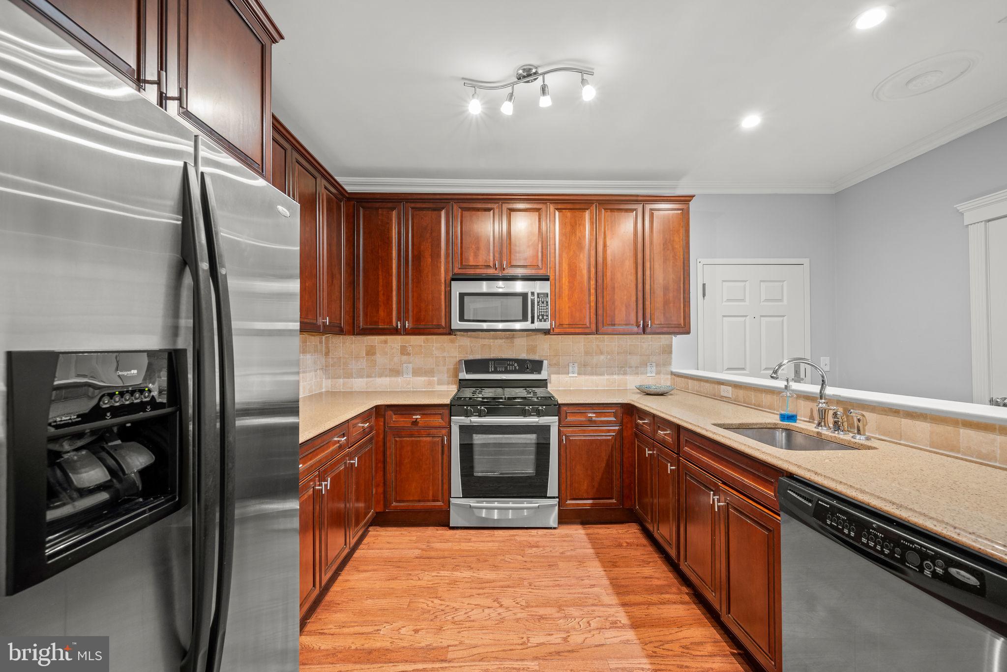 THE GRANDE AT RIVERVIEW - Residential Lease