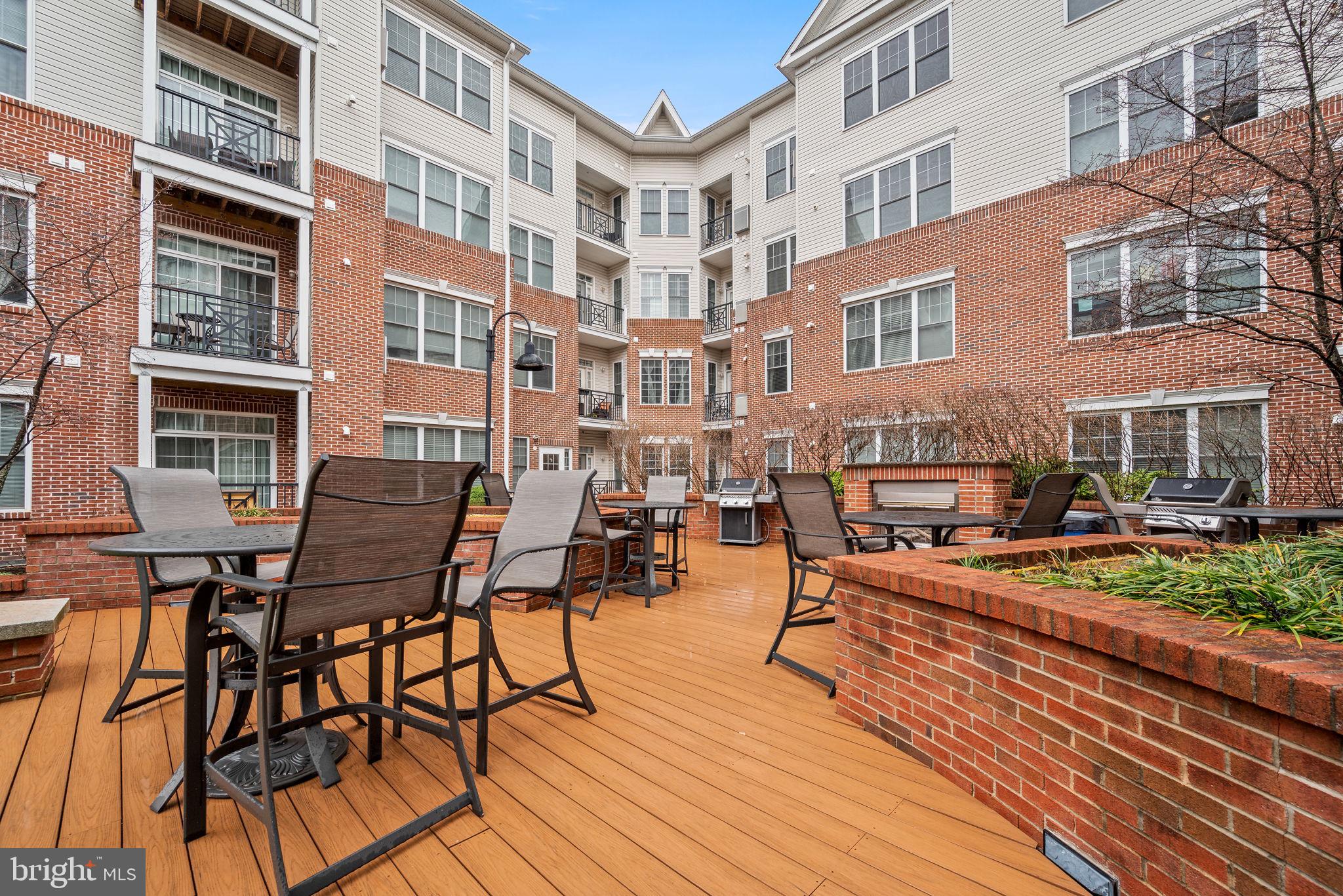 THE GRANDE AT RIVERVIEW - Residential Lease