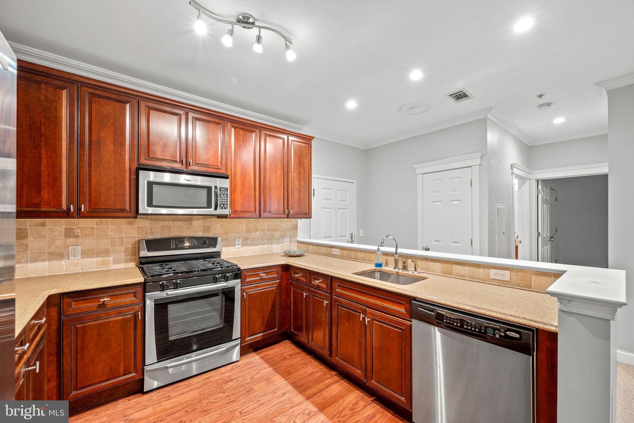 THE GRANDE AT RIVERVIEW - Residential Lease