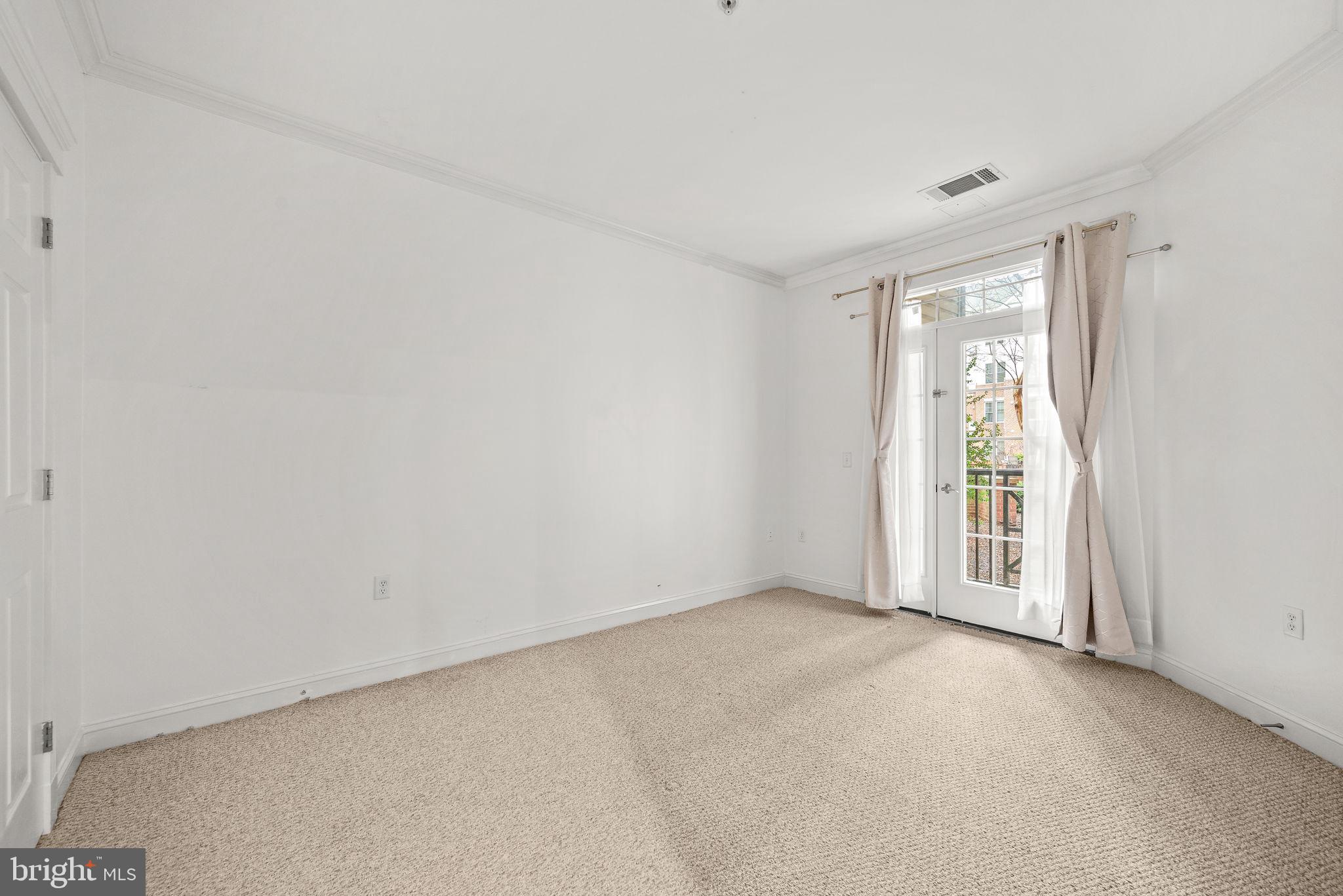 THE GRANDE AT RIVERVIEW - Residential Lease