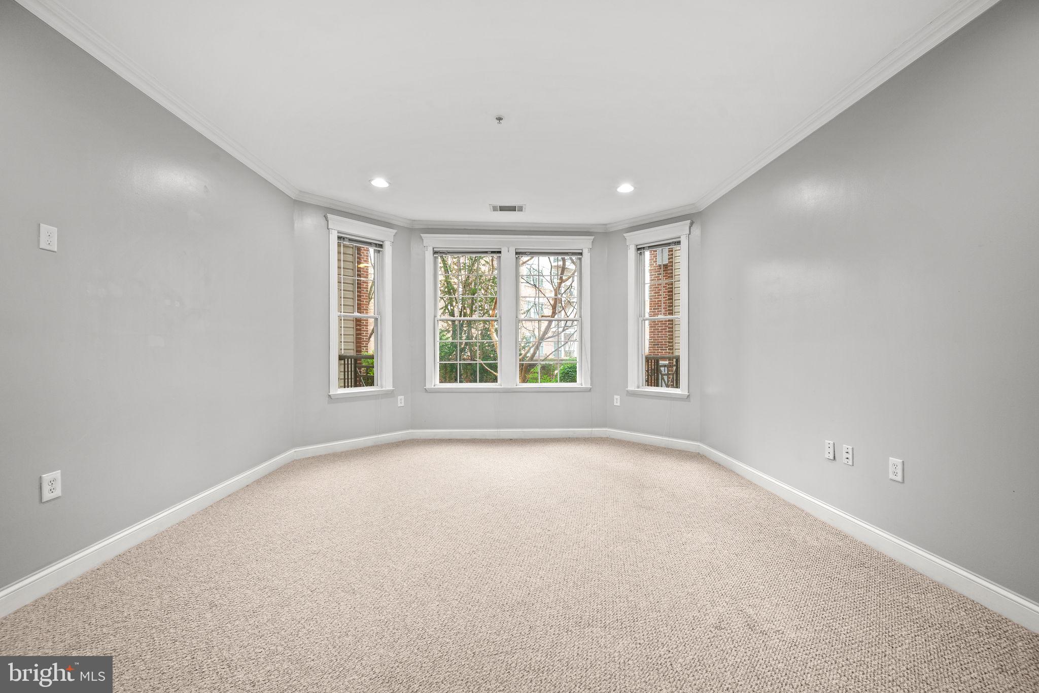 THE GRANDE AT RIVERVIEW - Residential Lease