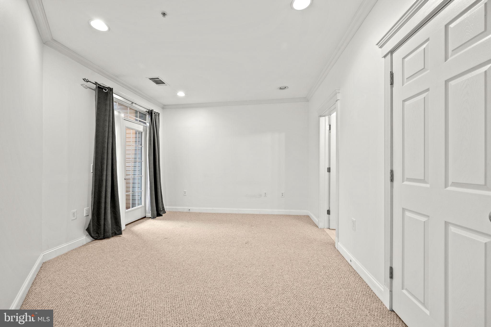 THE GRANDE AT RIVERVIEW - Residential Lease
