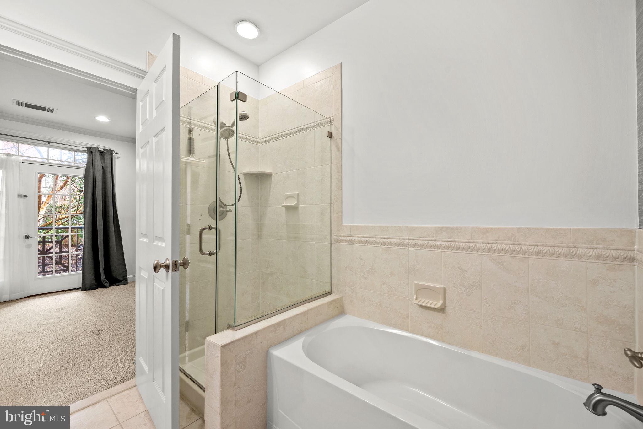 THE GRANDE AT RIVERVIEW - Residential Lease