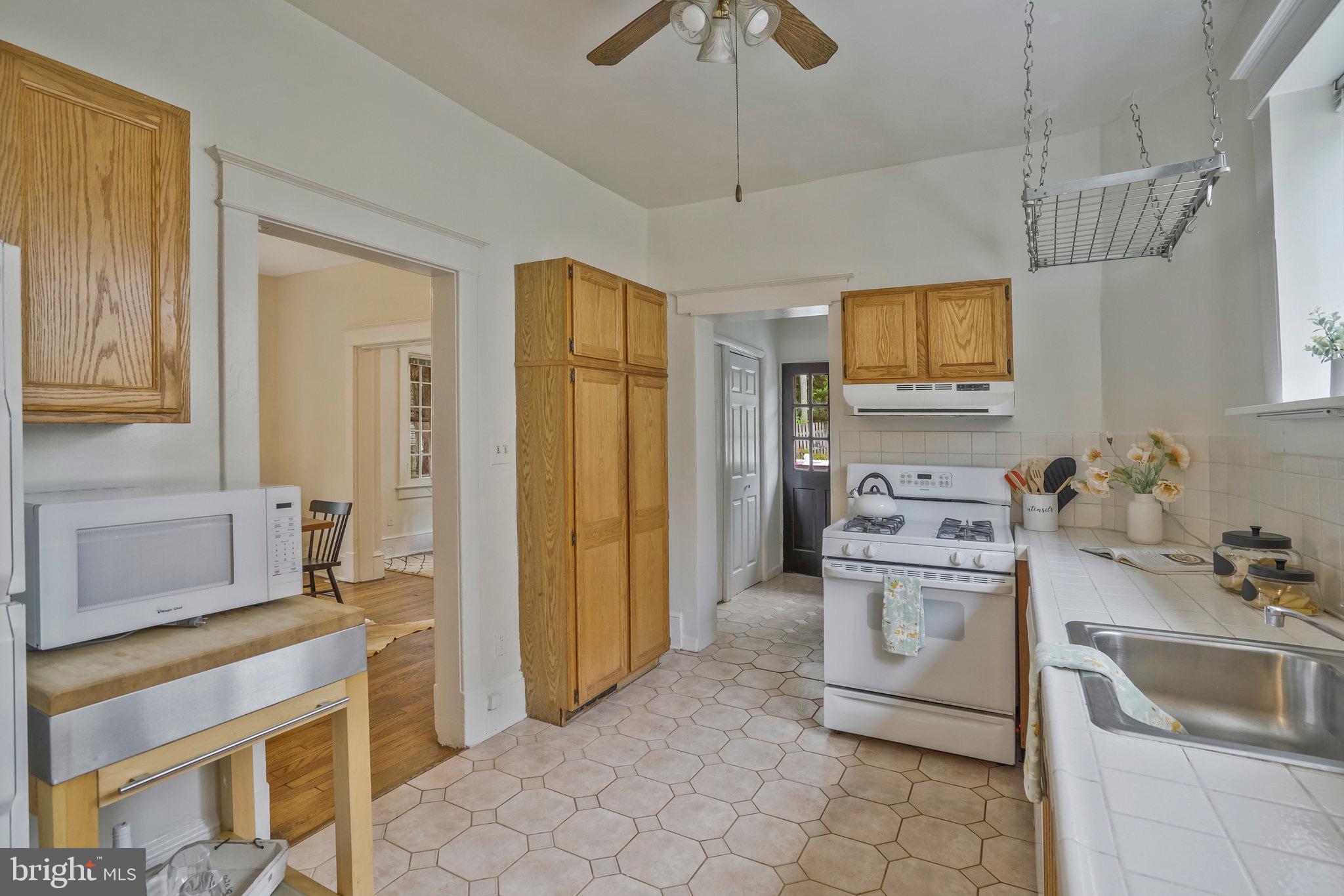 LYON VILLAGE - Residential