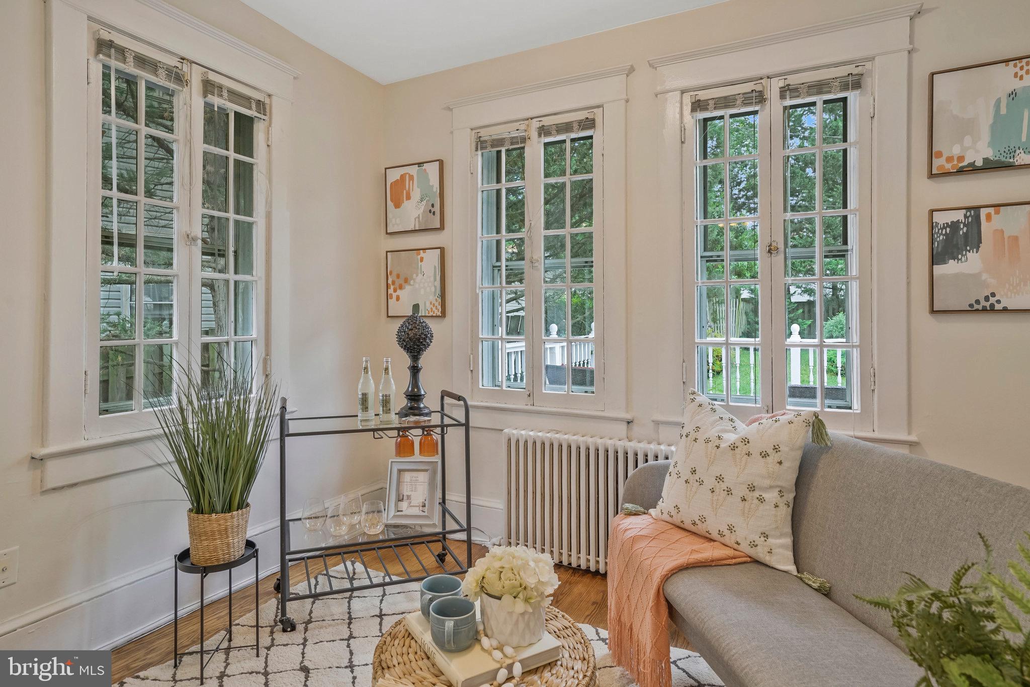 LYON VILLAGE - Residential