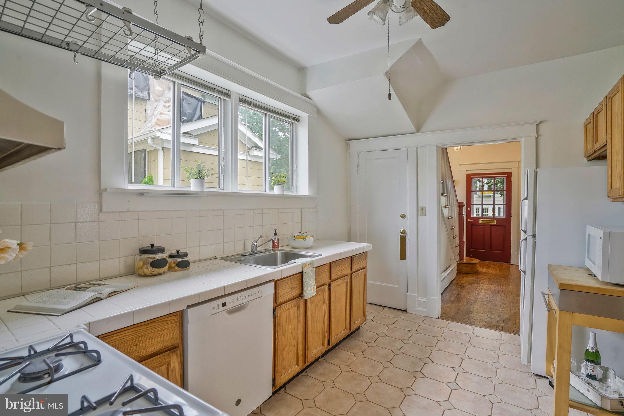 LYON VILLAGE - Residential