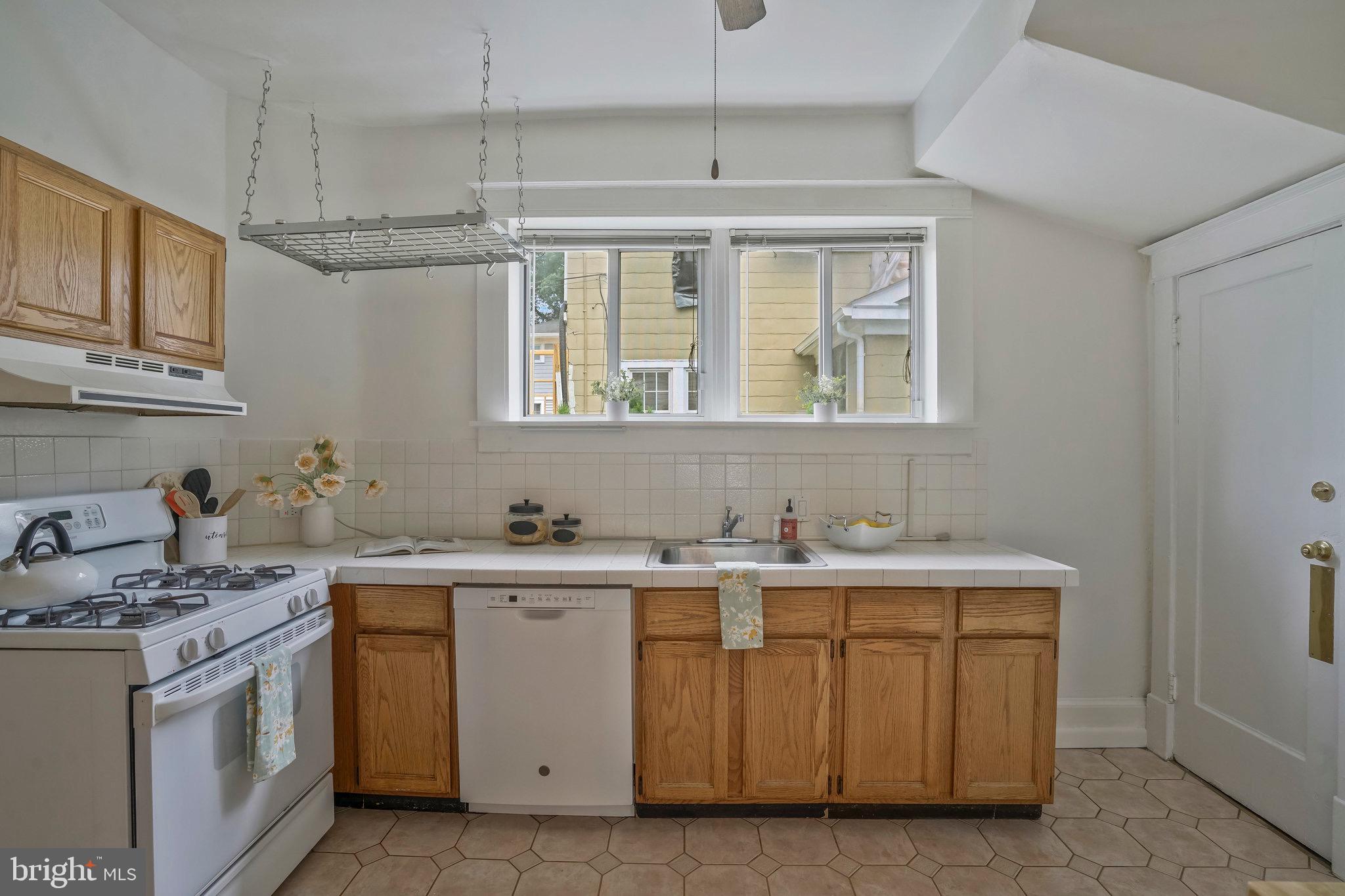 LYON VILLAGE - Residential