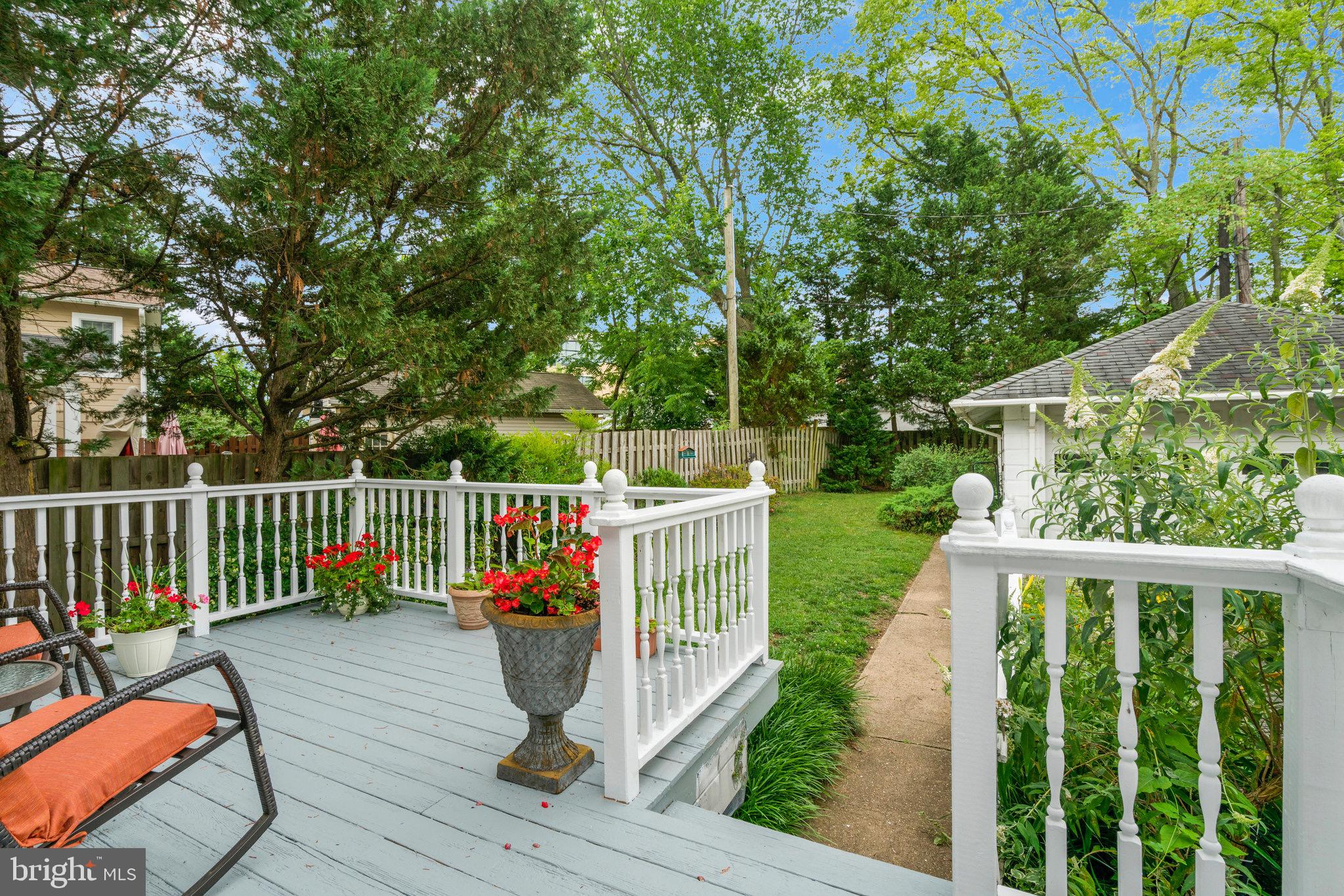 LYON VILLAGE - Residential