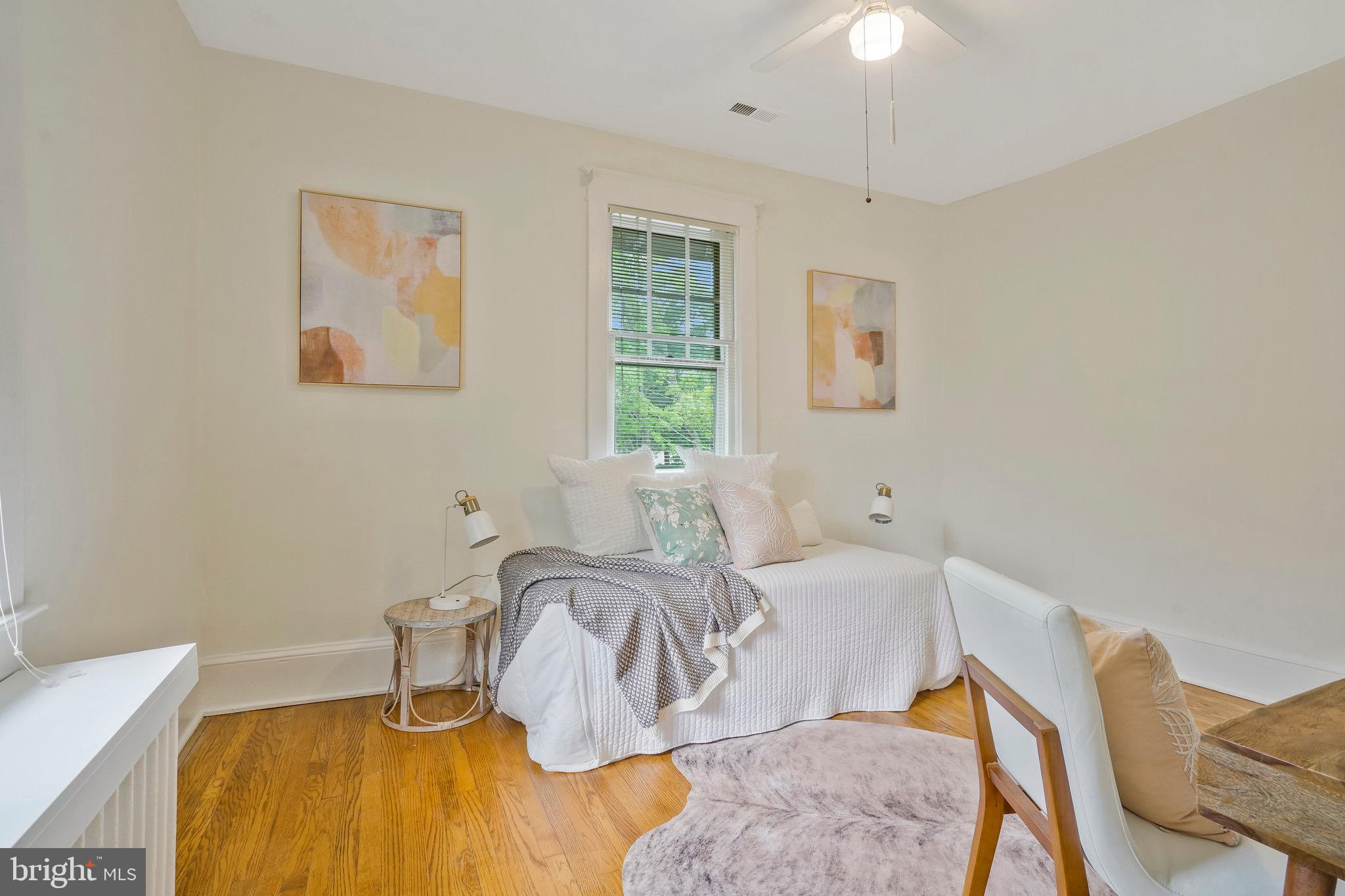 LYON VILLAGE - Residential