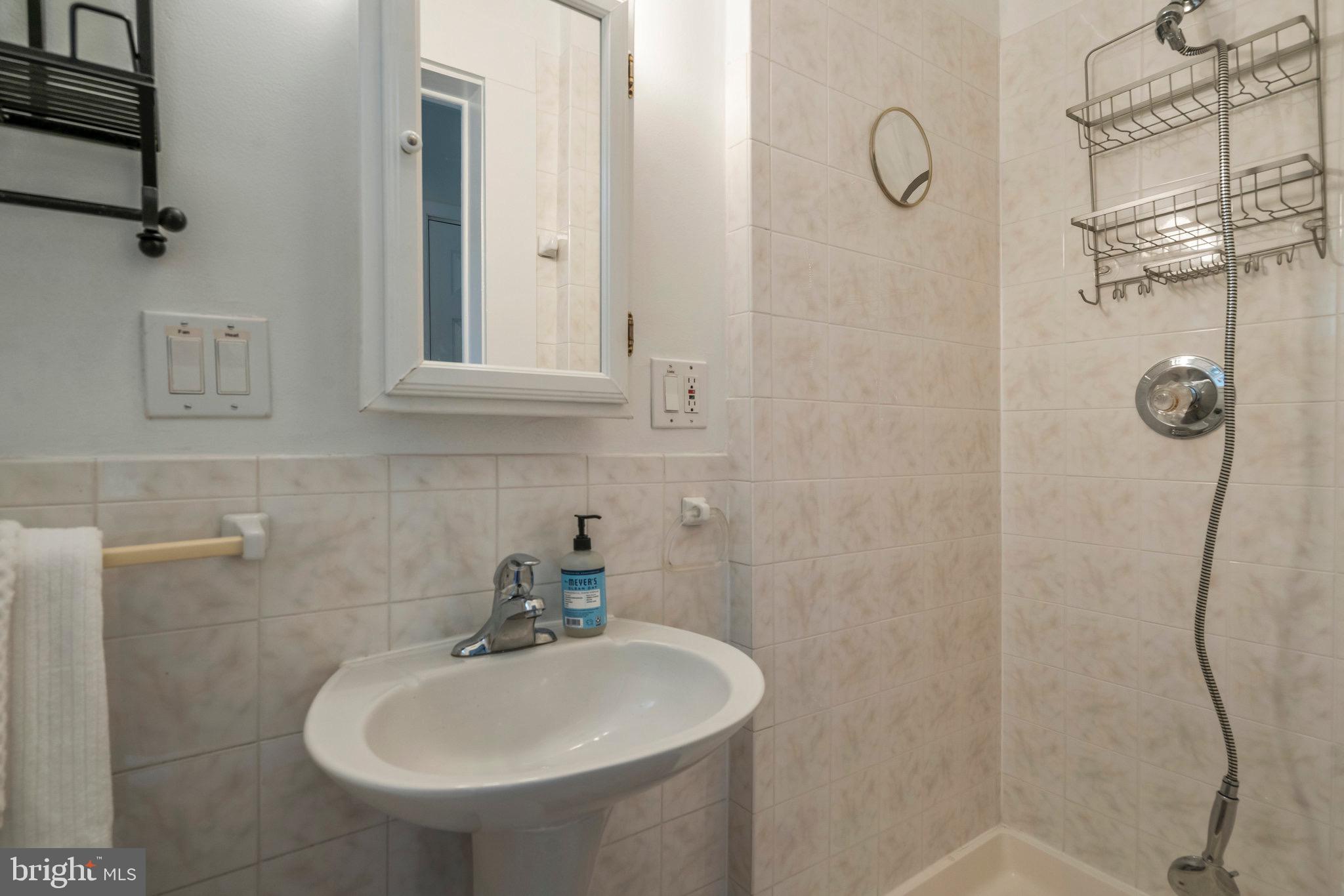 LYON VILLAGE - Residential