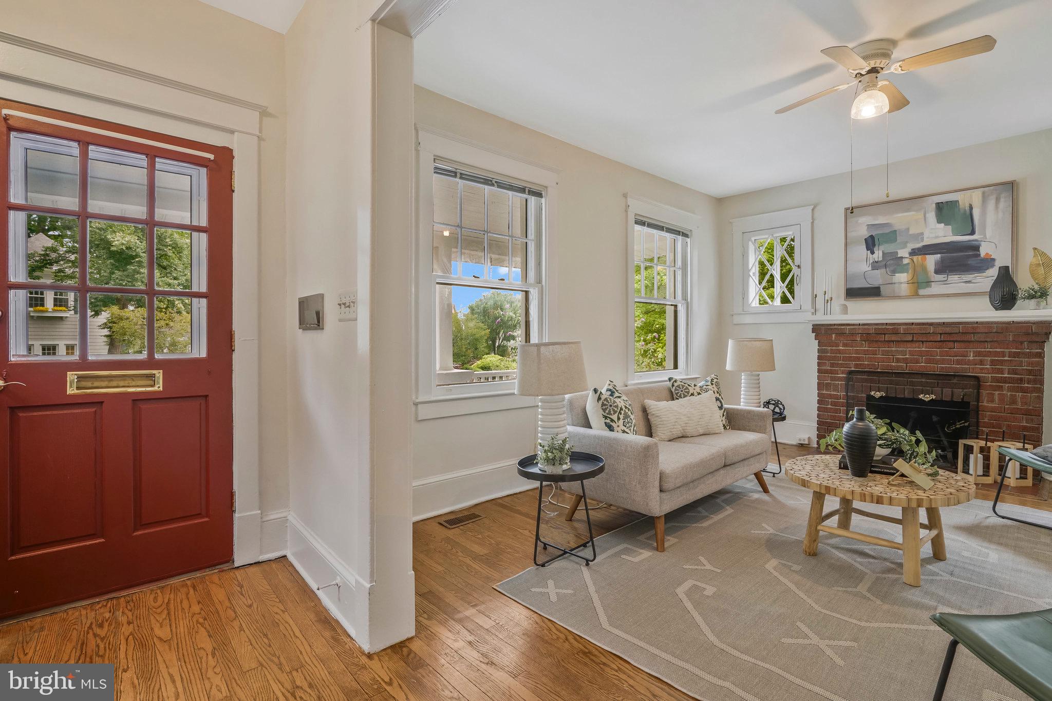 LYON VILLAGE - Residential