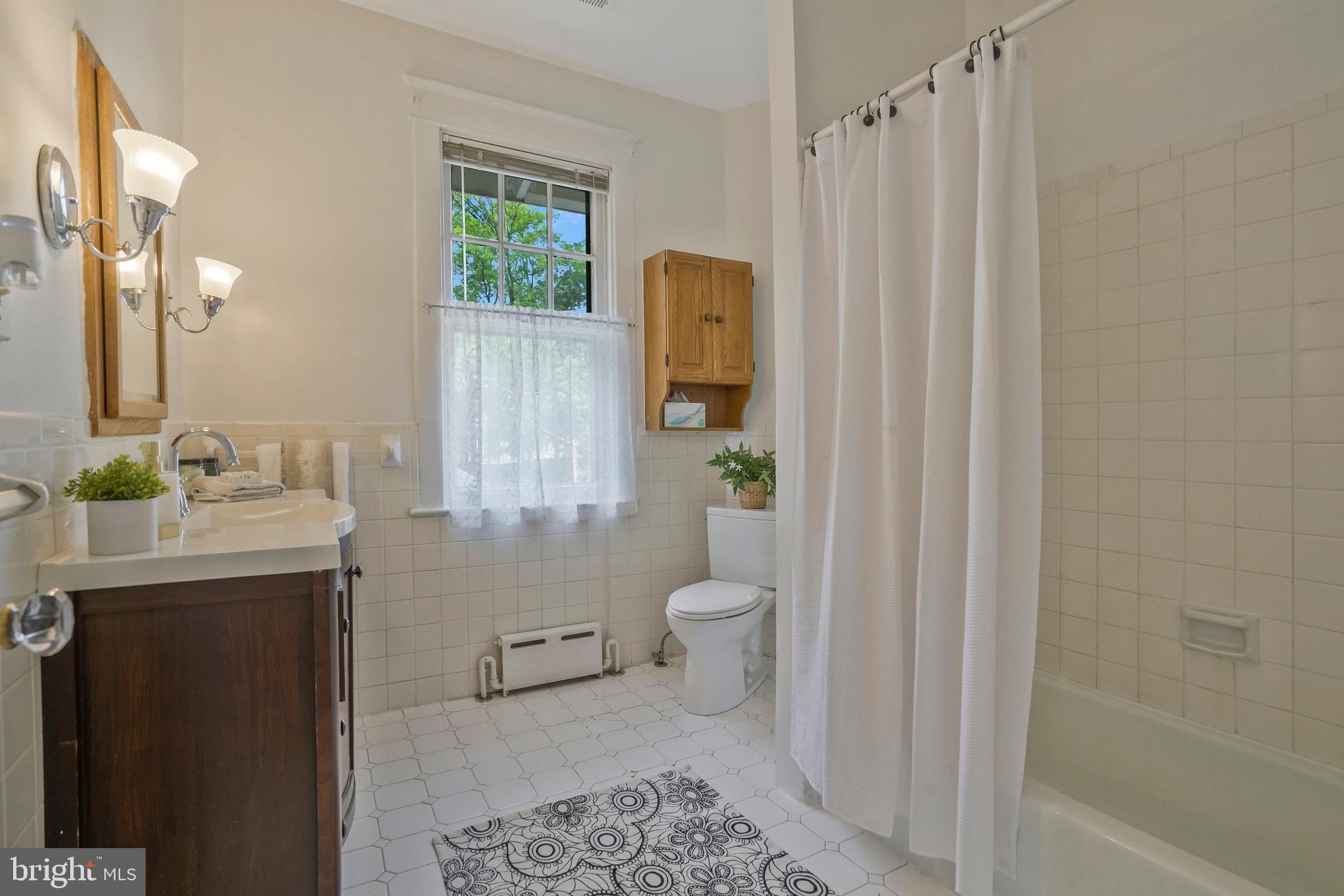 LYON VILLAGE - Residential