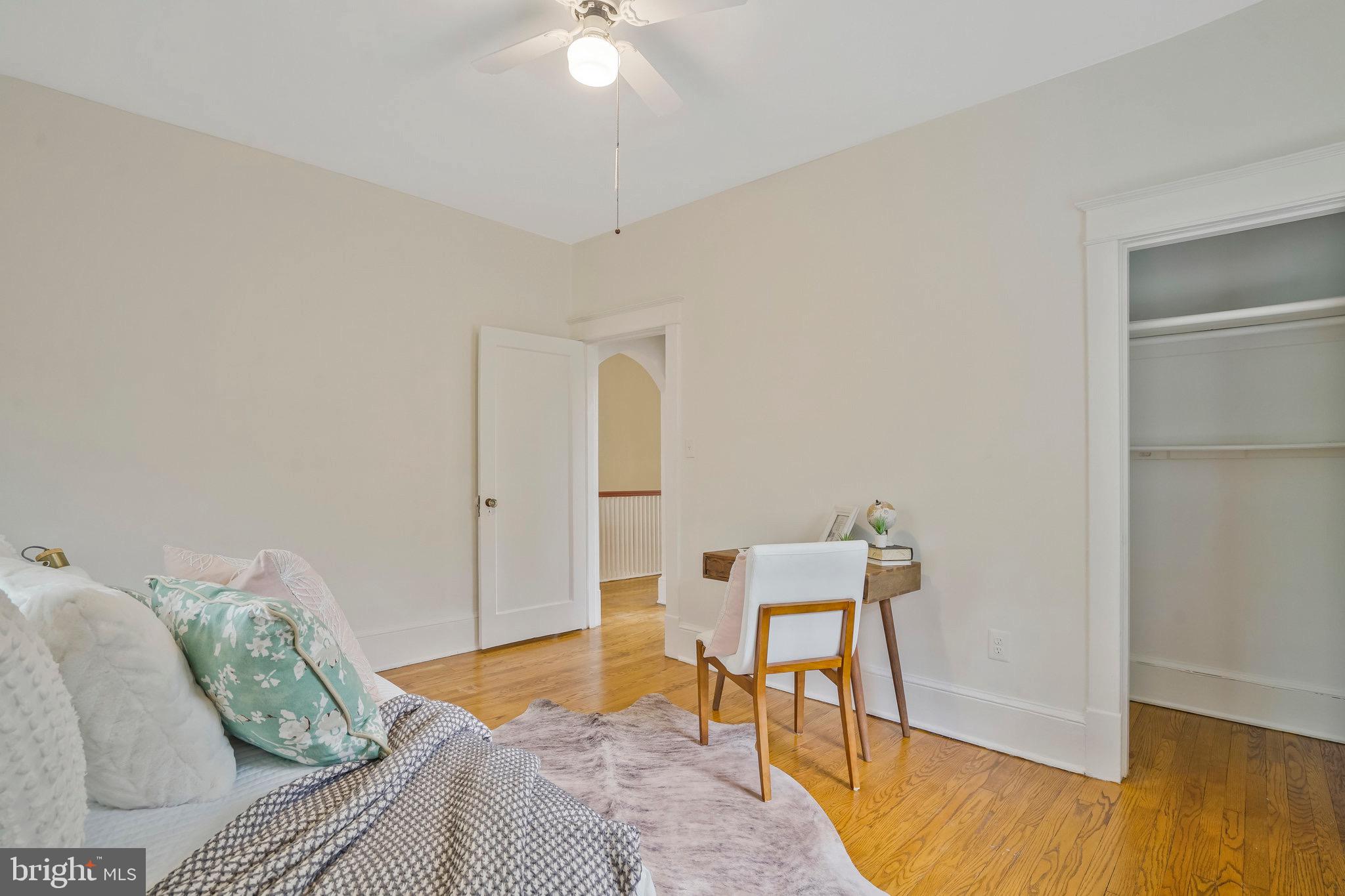 LYON VILLAGE - Residential