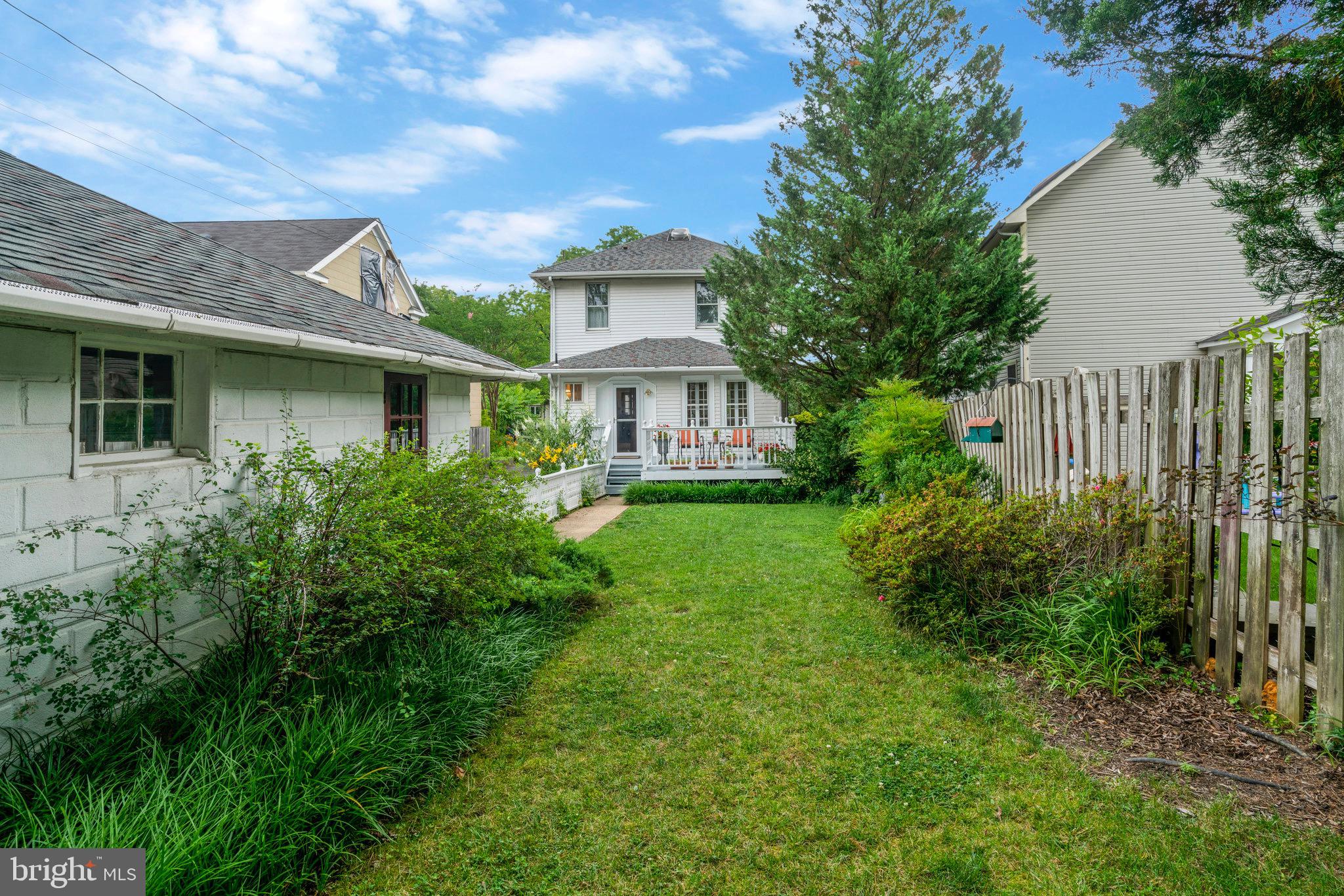 LYON VILLAGE - Residential