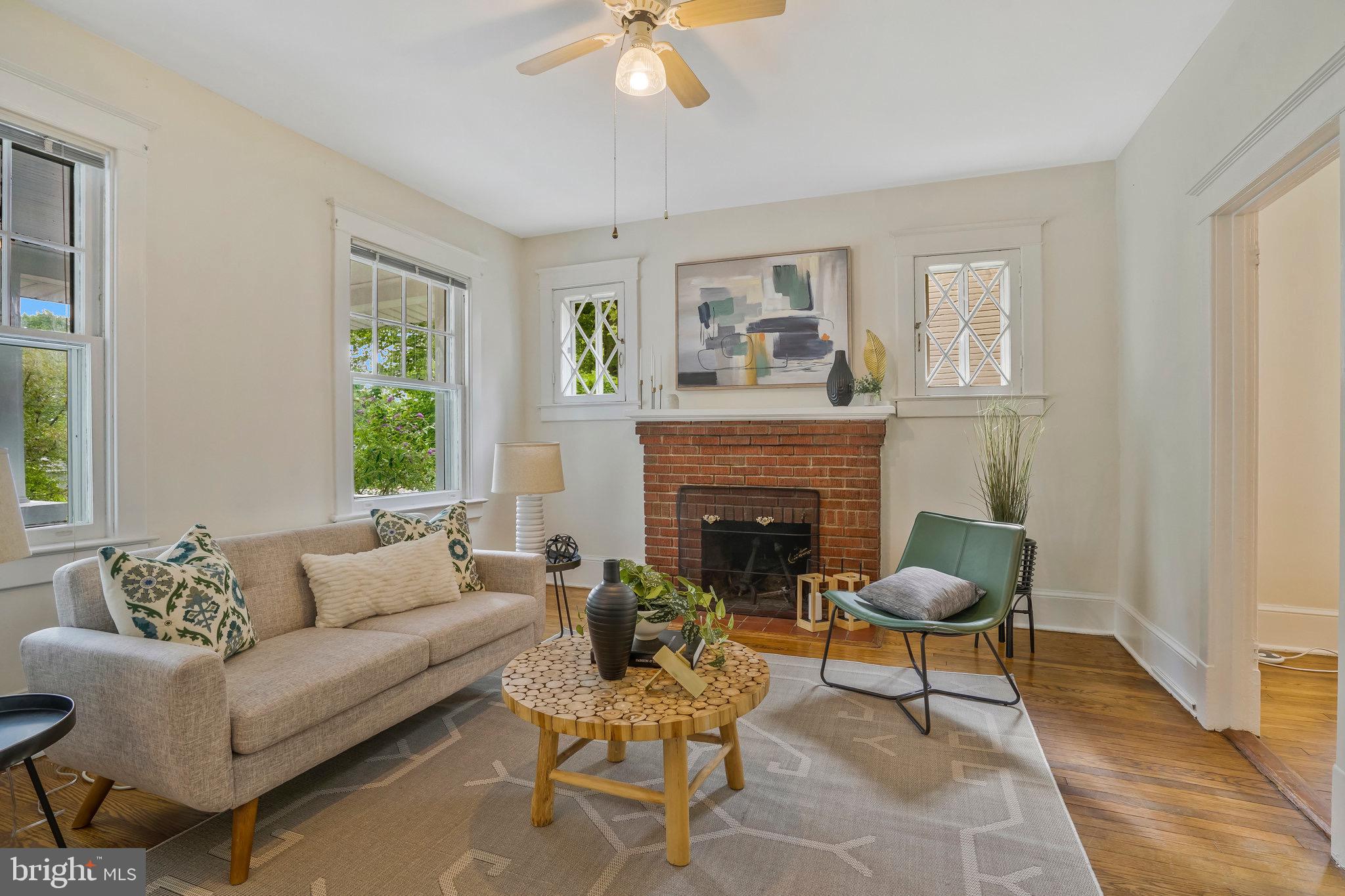 LYON VILLAGE - Residential