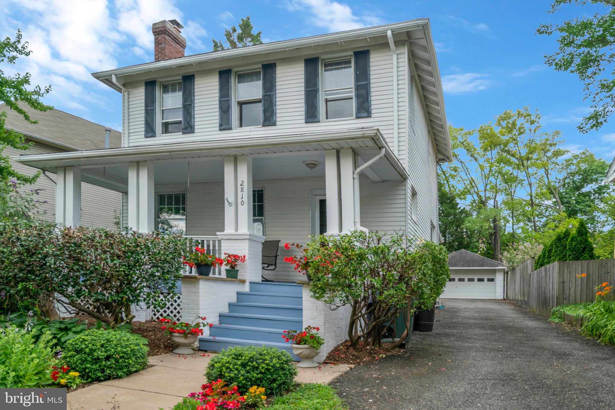 LYON VILLAGE - Residential