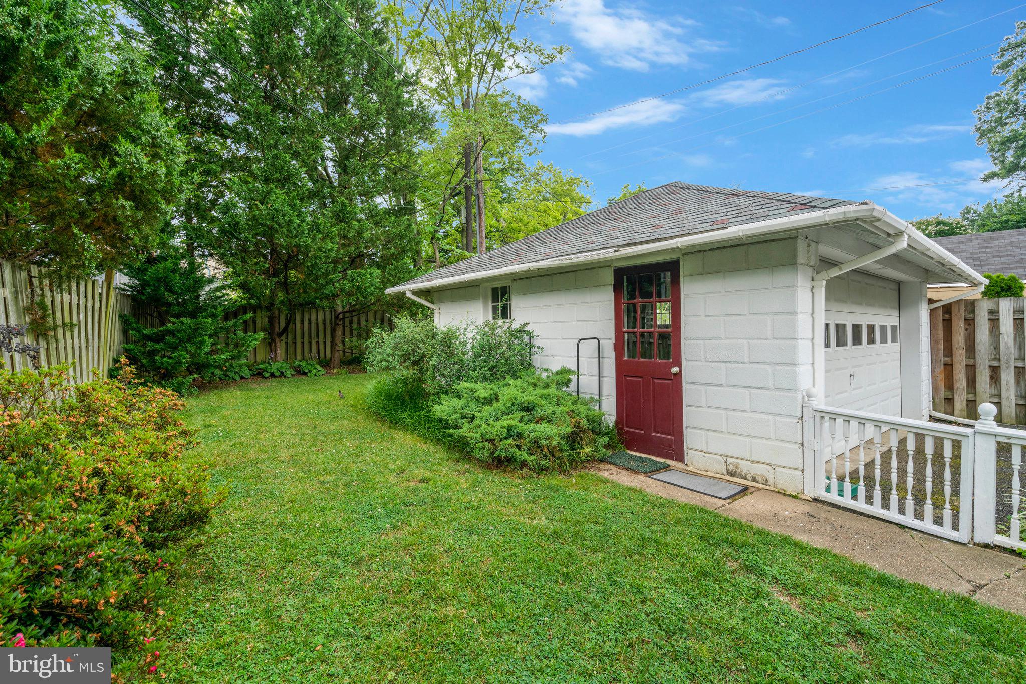 LYON VILLAGE - Residential