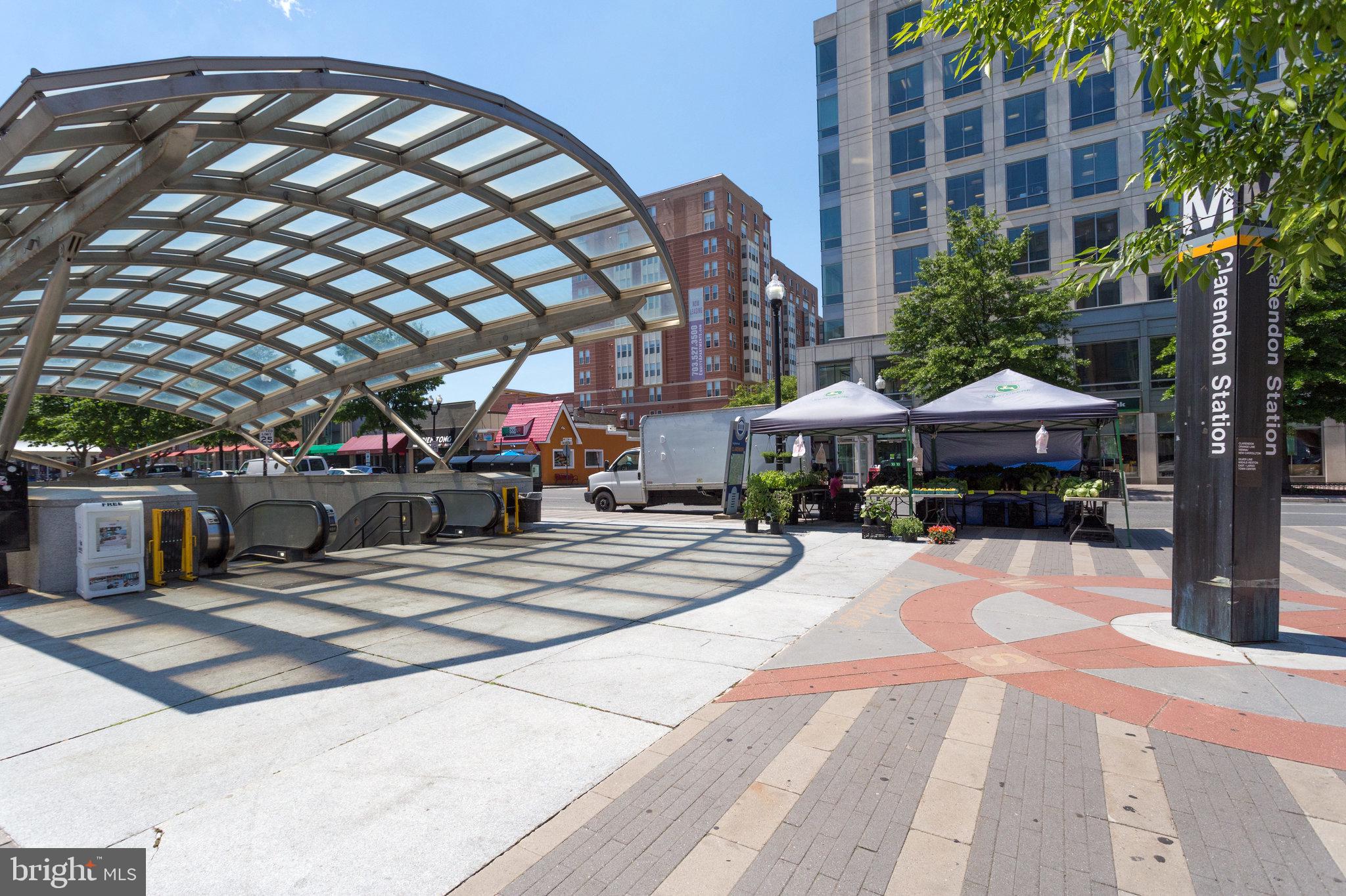 LYON VILLAGE - Residential