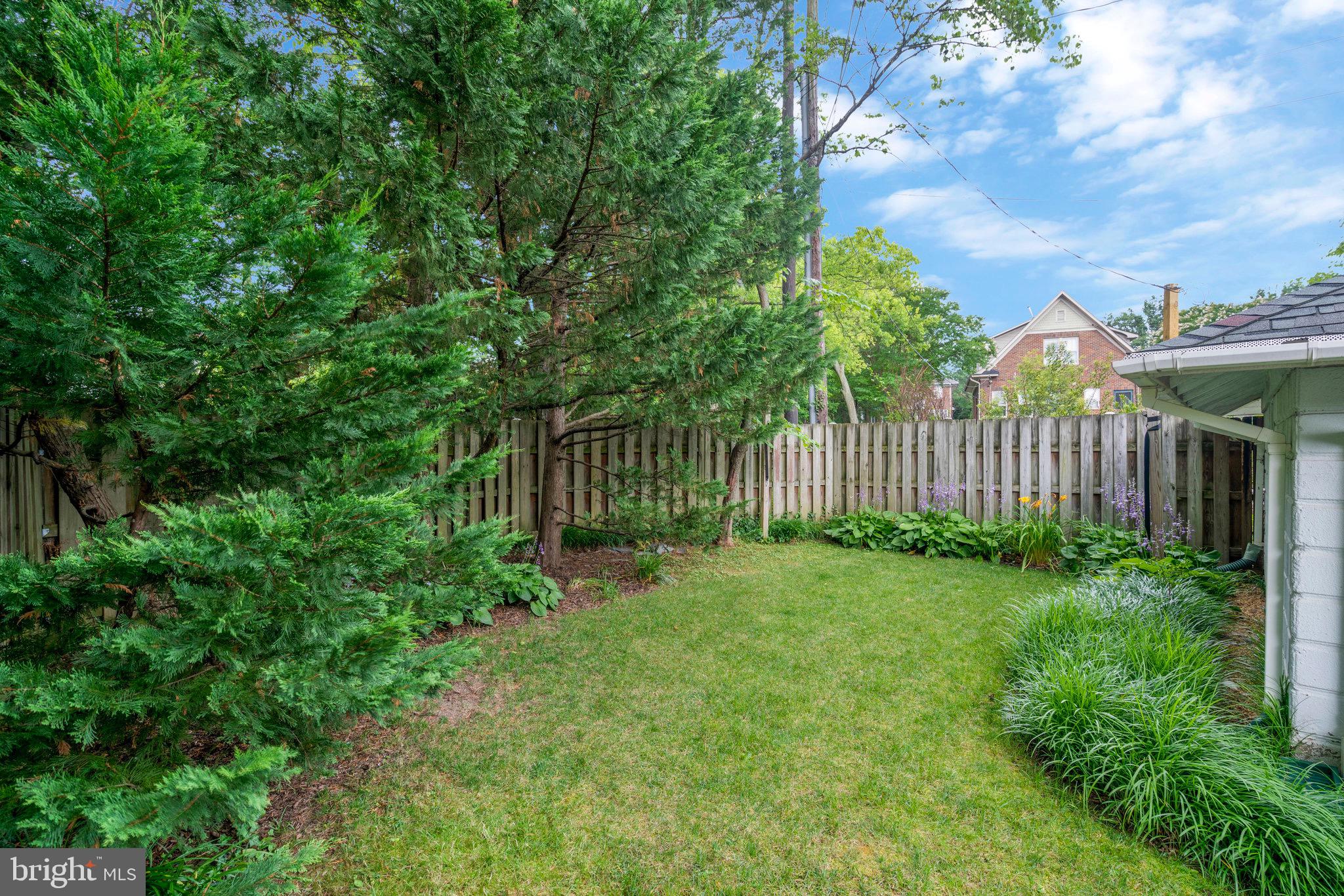 LYON VILLAGE - Residential