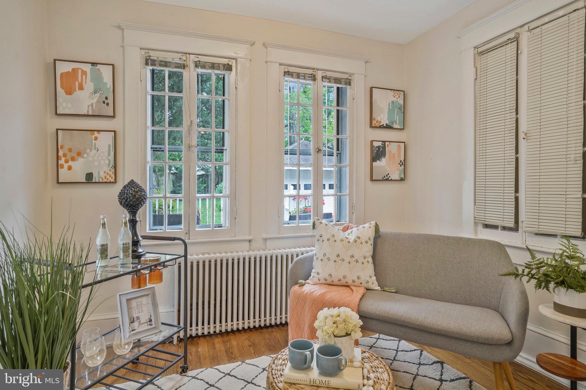 LYON VILLAGE - Residential