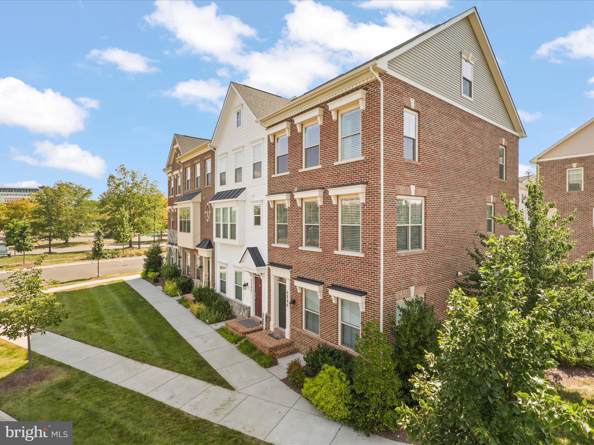 5280 RIDGEVIEW RETREAT DRIVE