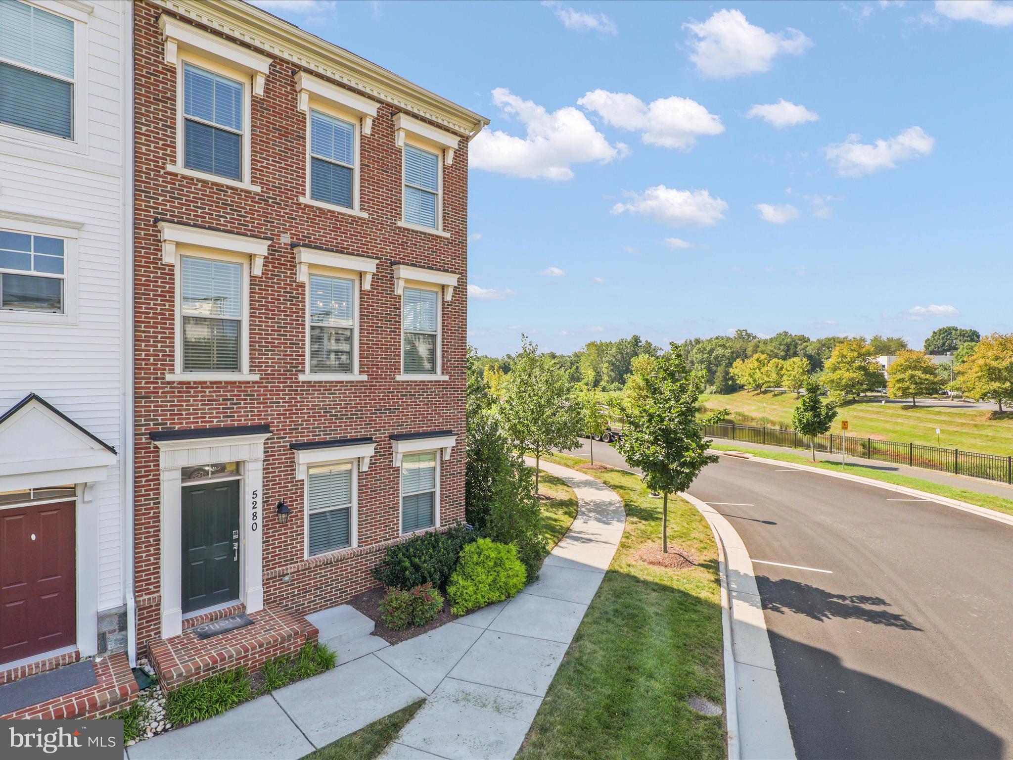 5280 RIDGEVIEW RETREAT DRIVE