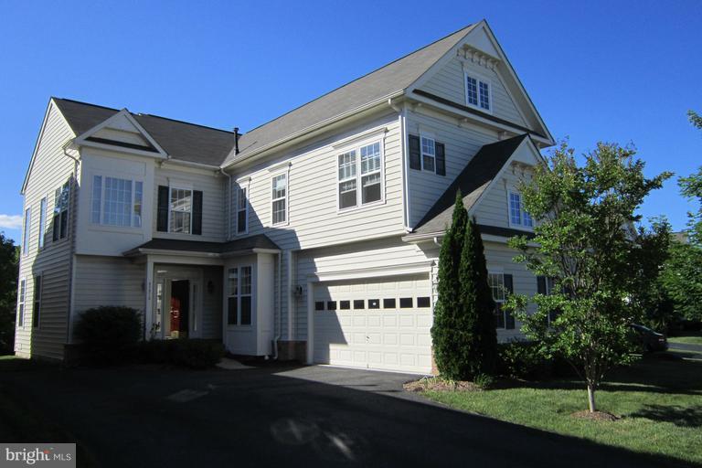 BROADLANDS SOUTH - Residential Lease