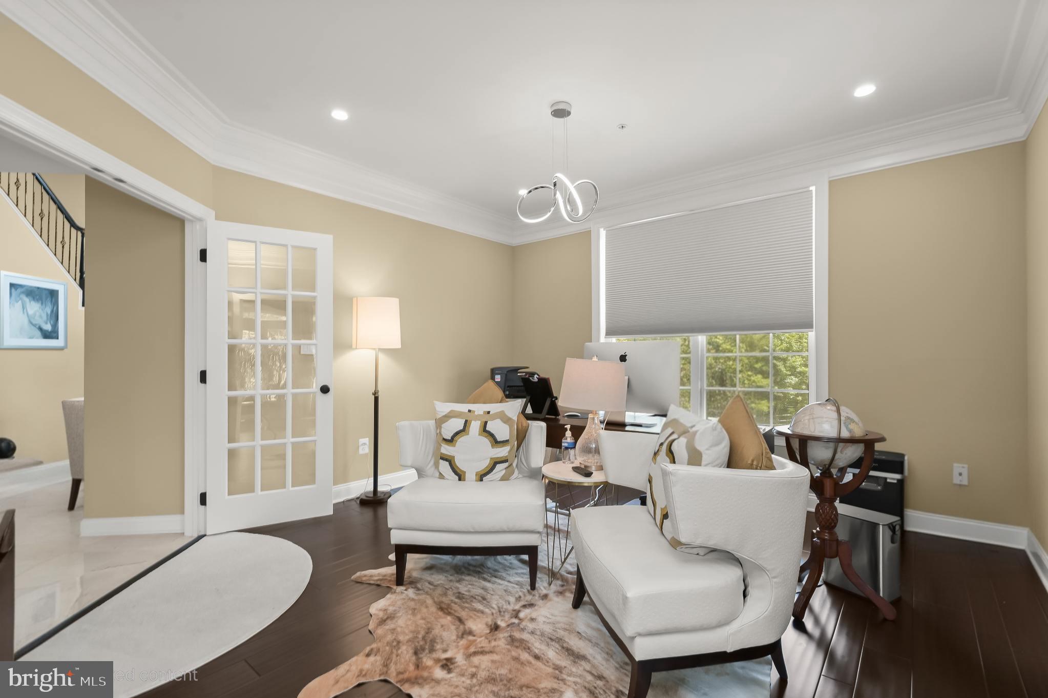 OAK CREEK - Residential