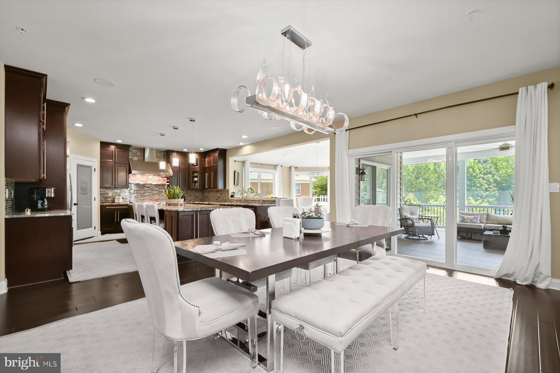 OAK CREEK - Residential