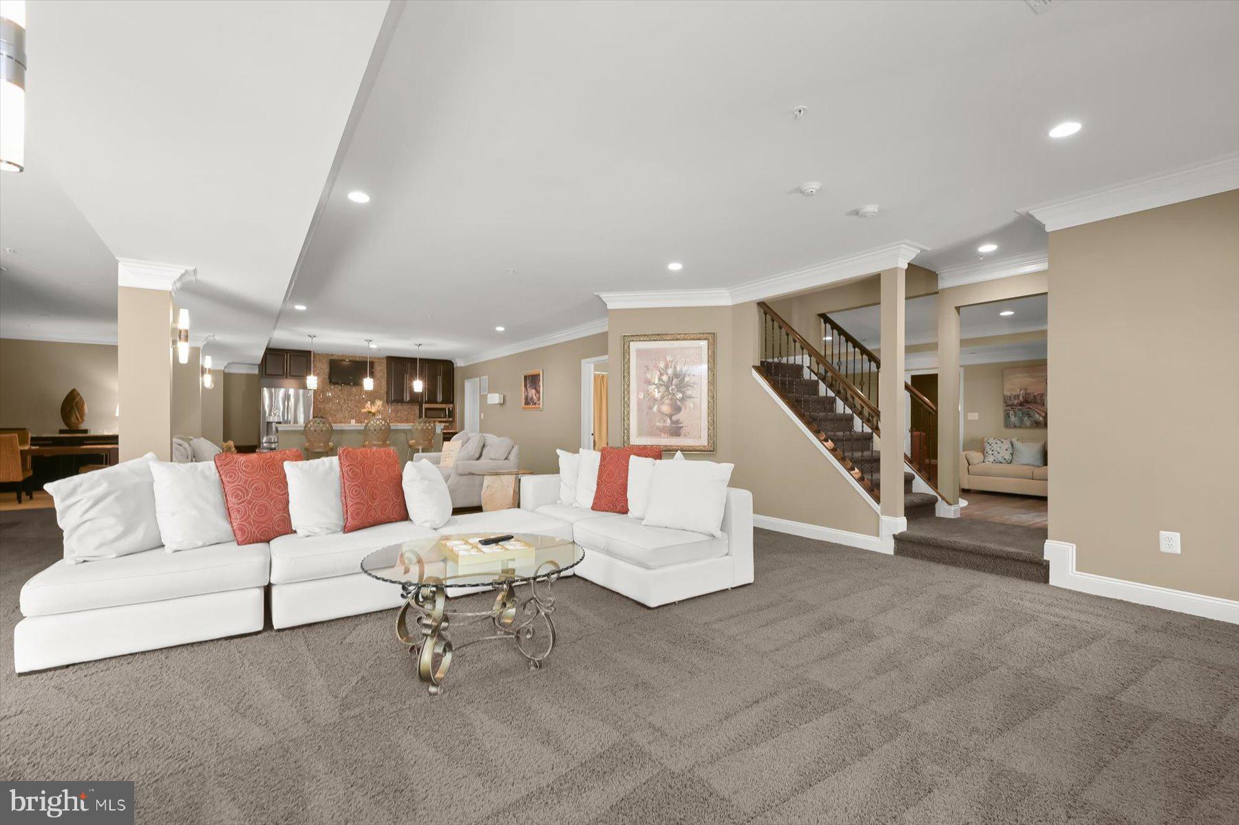 OAK CREEK - Residential