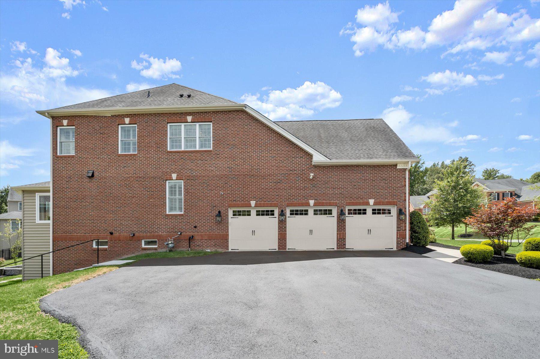 OAK CREEK - Residential