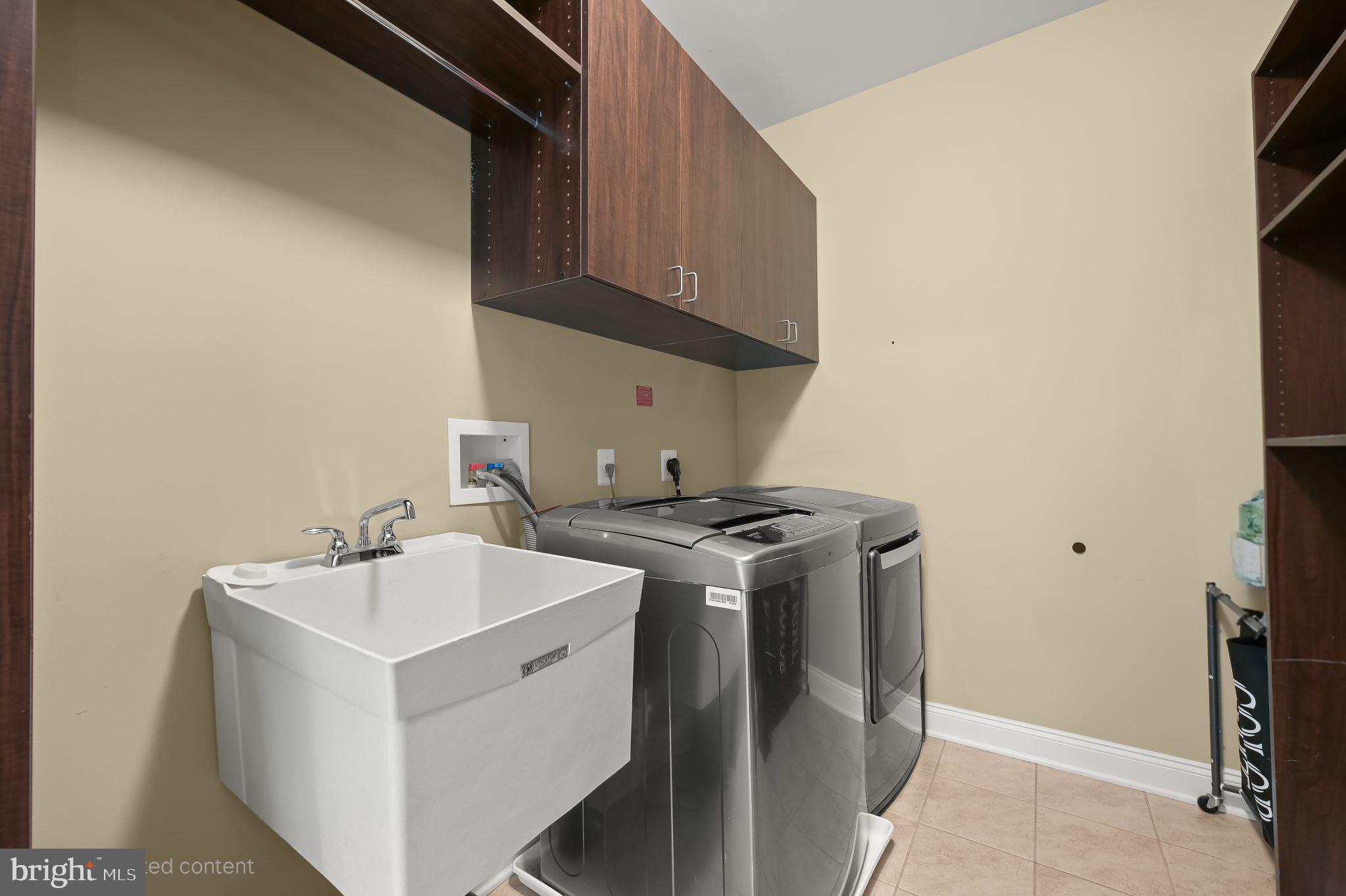 OAK CREEK - Residential