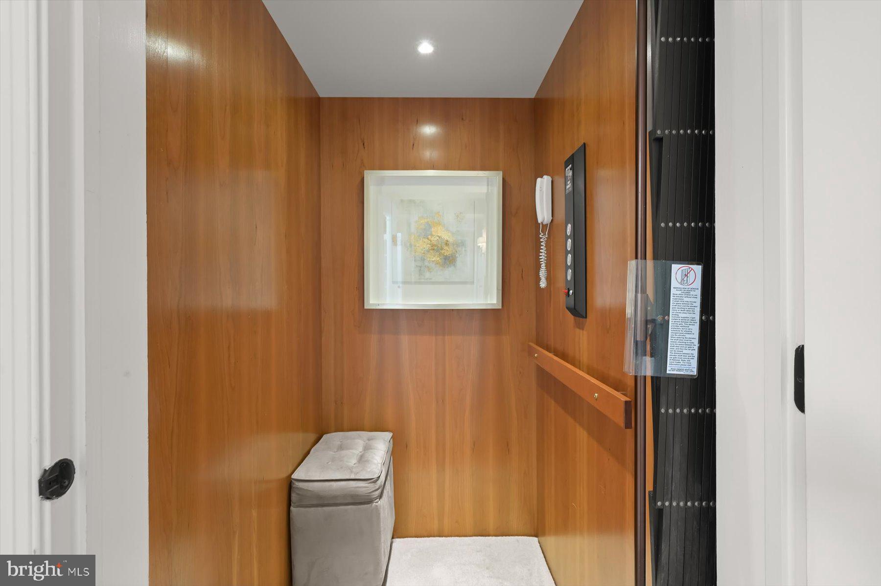 OAK CREEK - Residential