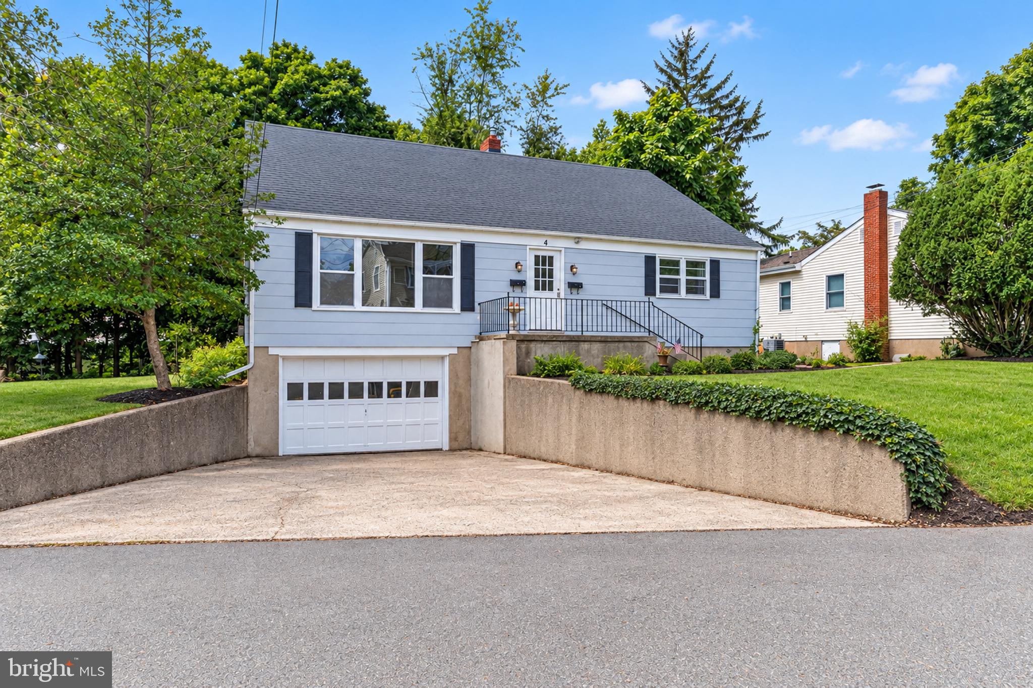 4 PIERSON PLACE A