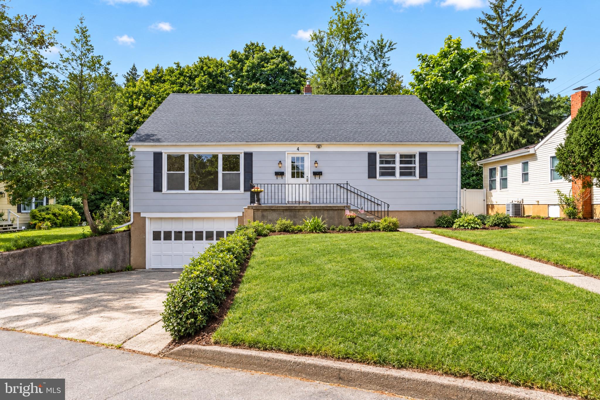 4 PIERSON PLACE A