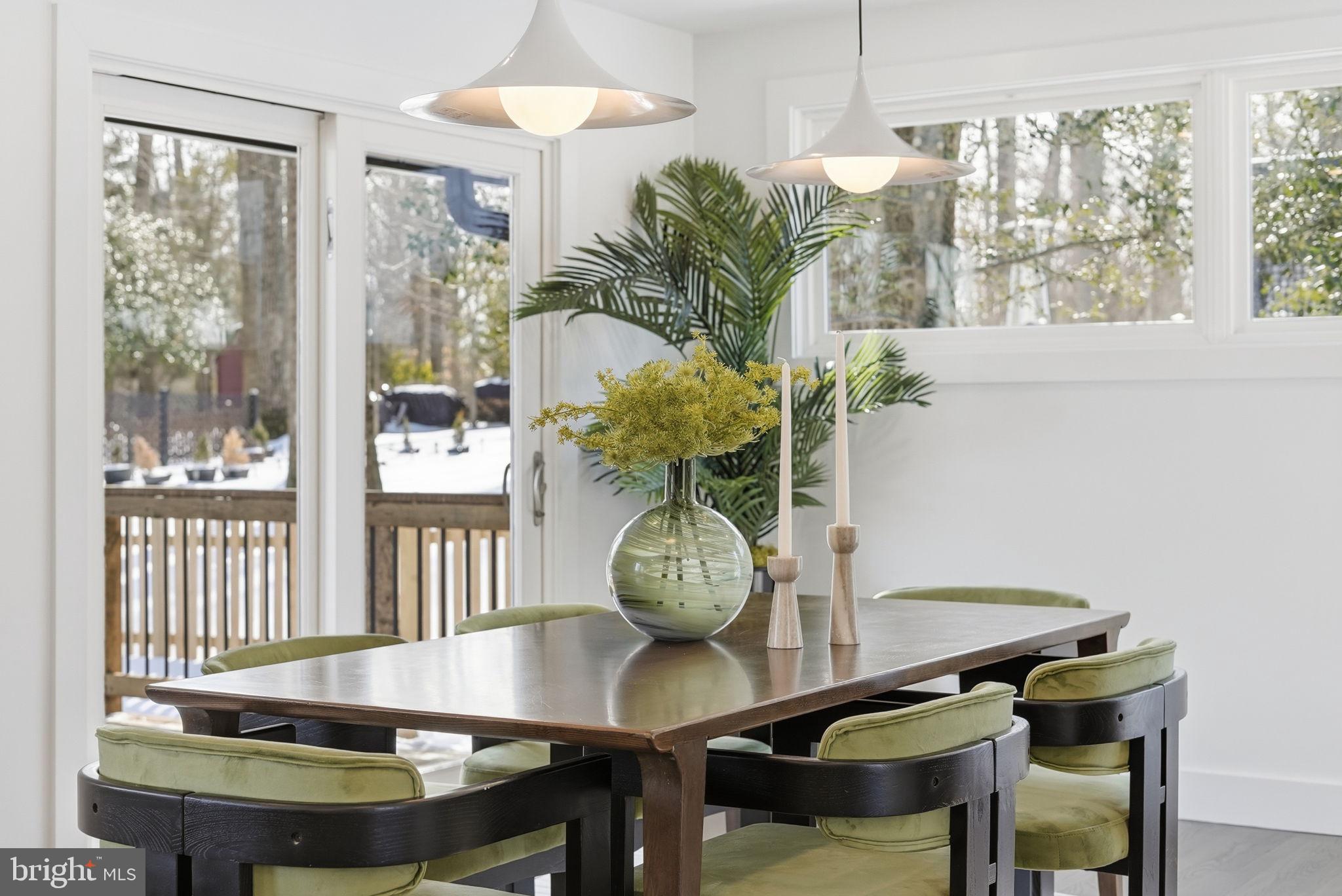 LAKE BARCROFT - Residential