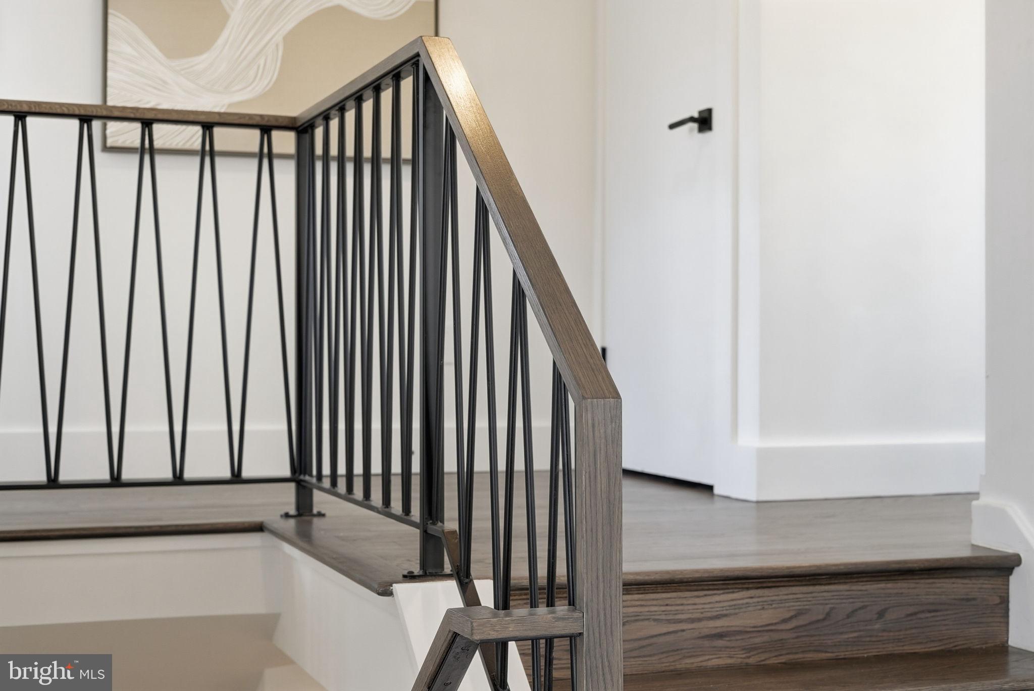 LAKE BARCROFT - Residential