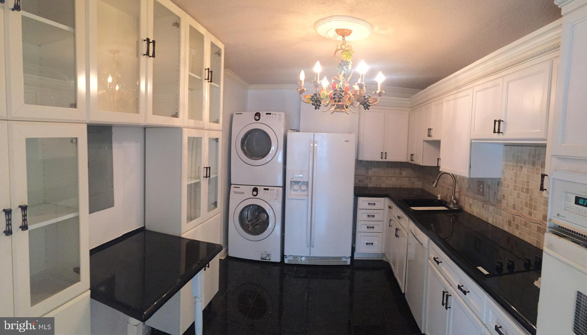 ROTONDA - Residential Lease