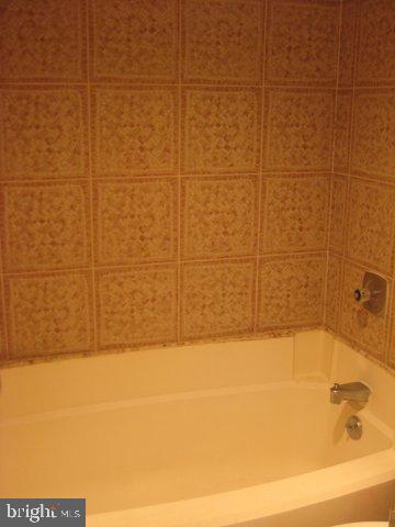 ROTONDA - Residential Lease