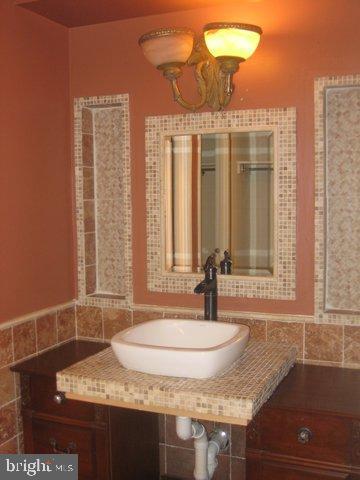 ROTONDA - Residential Lease