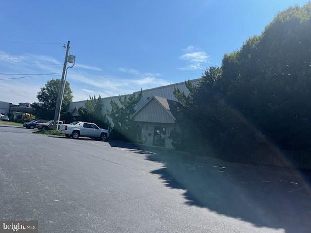 Photo of 116 King Ct, NEW HOLLAND, PA 17557 (MLS # PALA2058778)