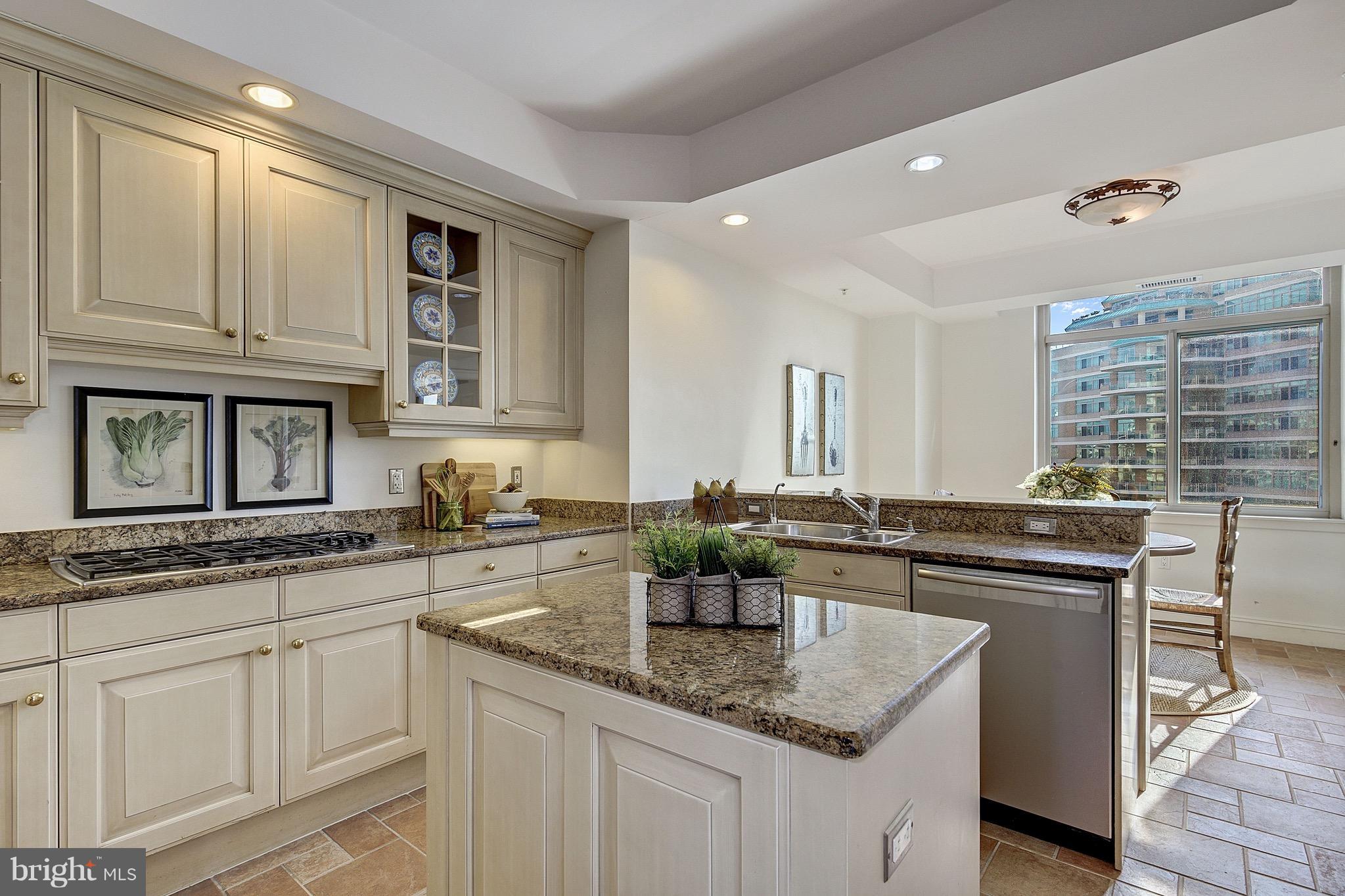 SOMERSET HOUSE CONDOS - Residential