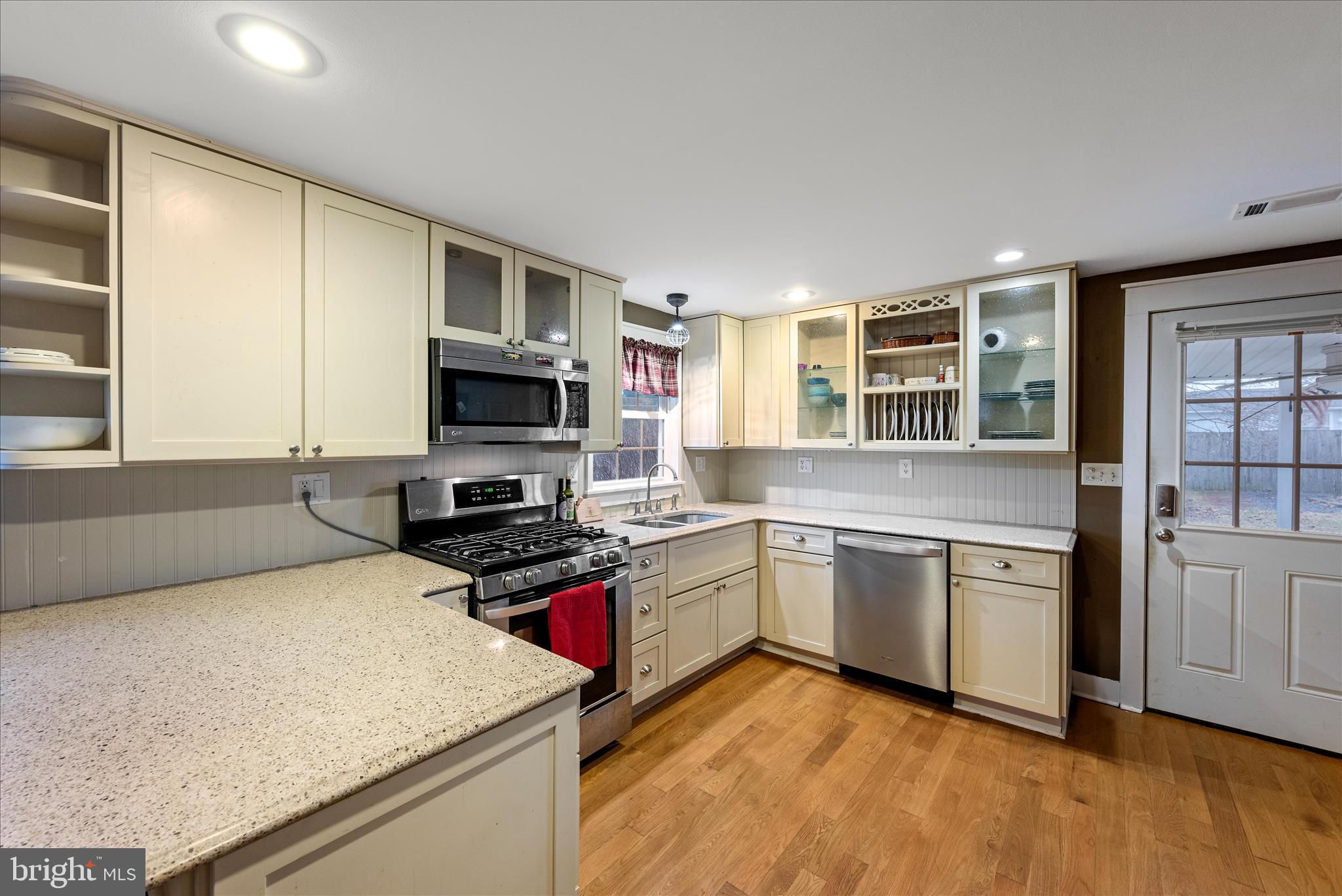 WINDY KNOLL - Residential