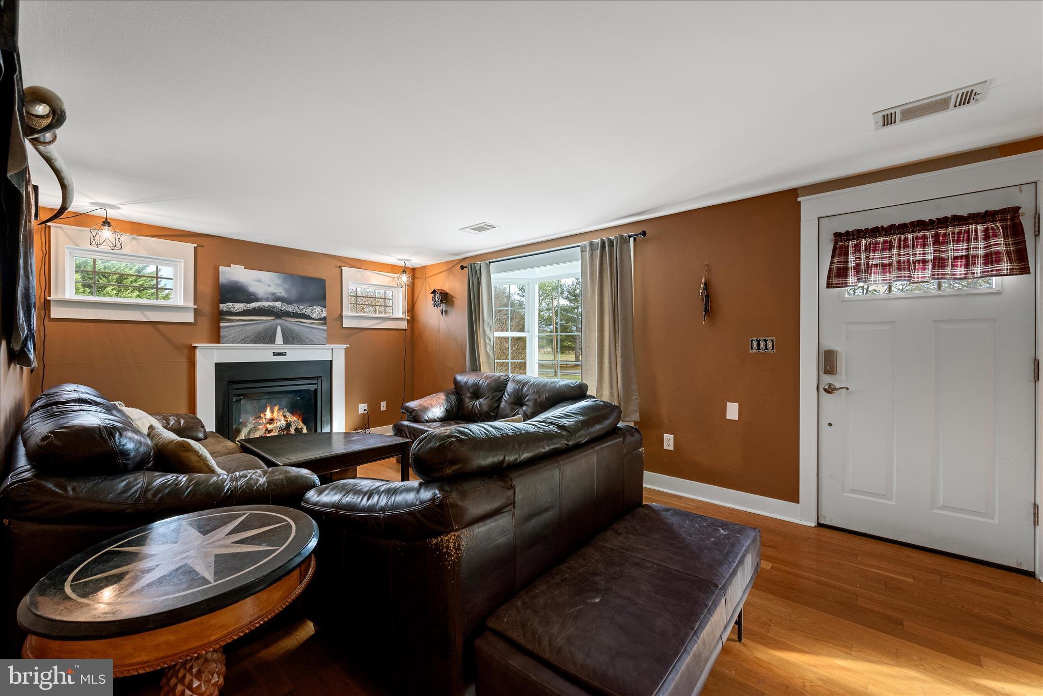 WINDY KNOLL - Residential