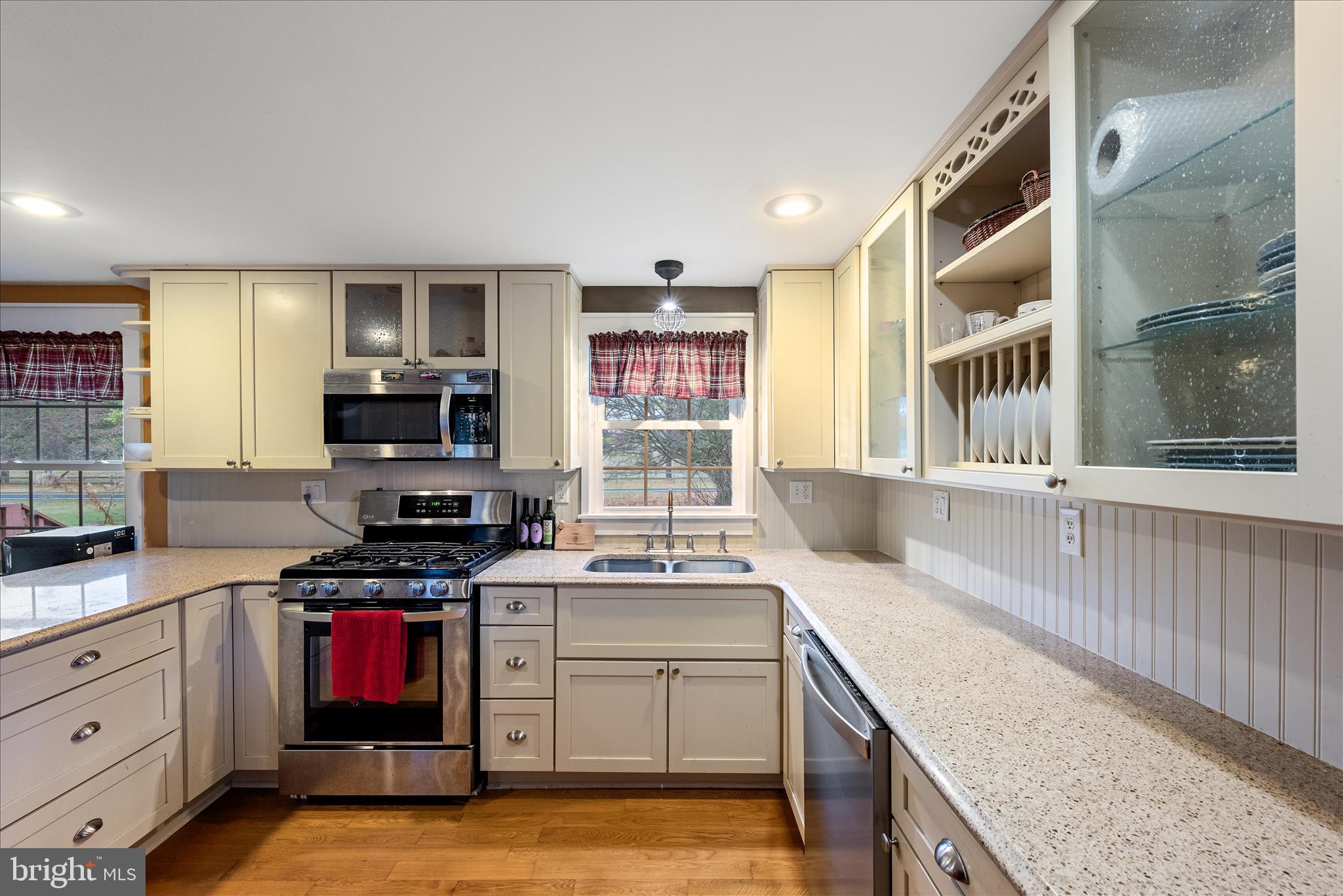 WINDY KNOLL - Residential