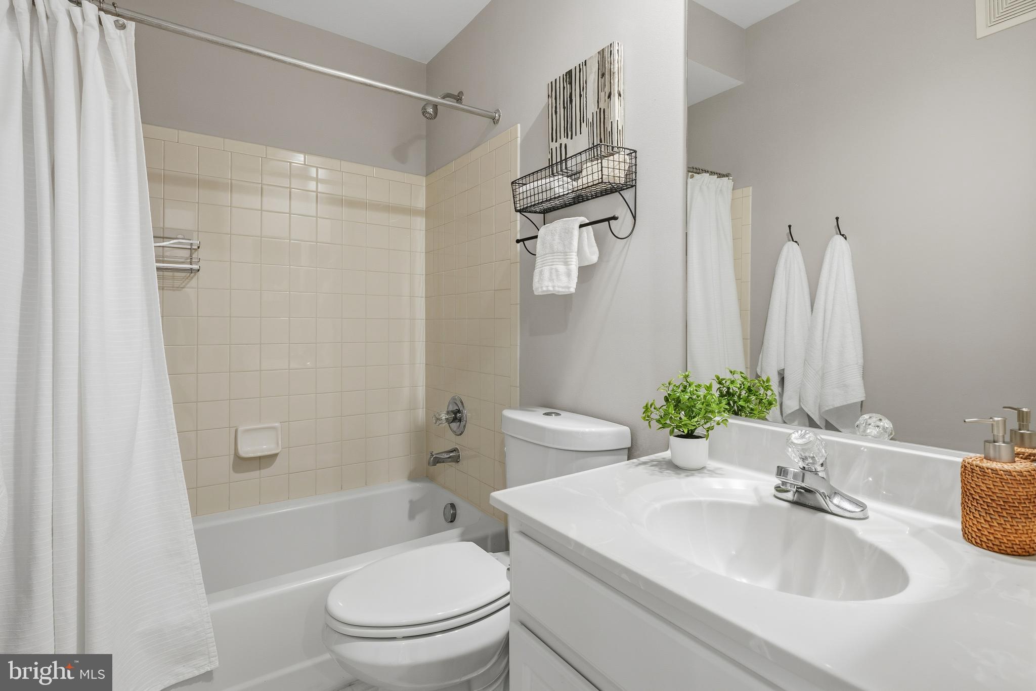 ASPEN HILL - Residential